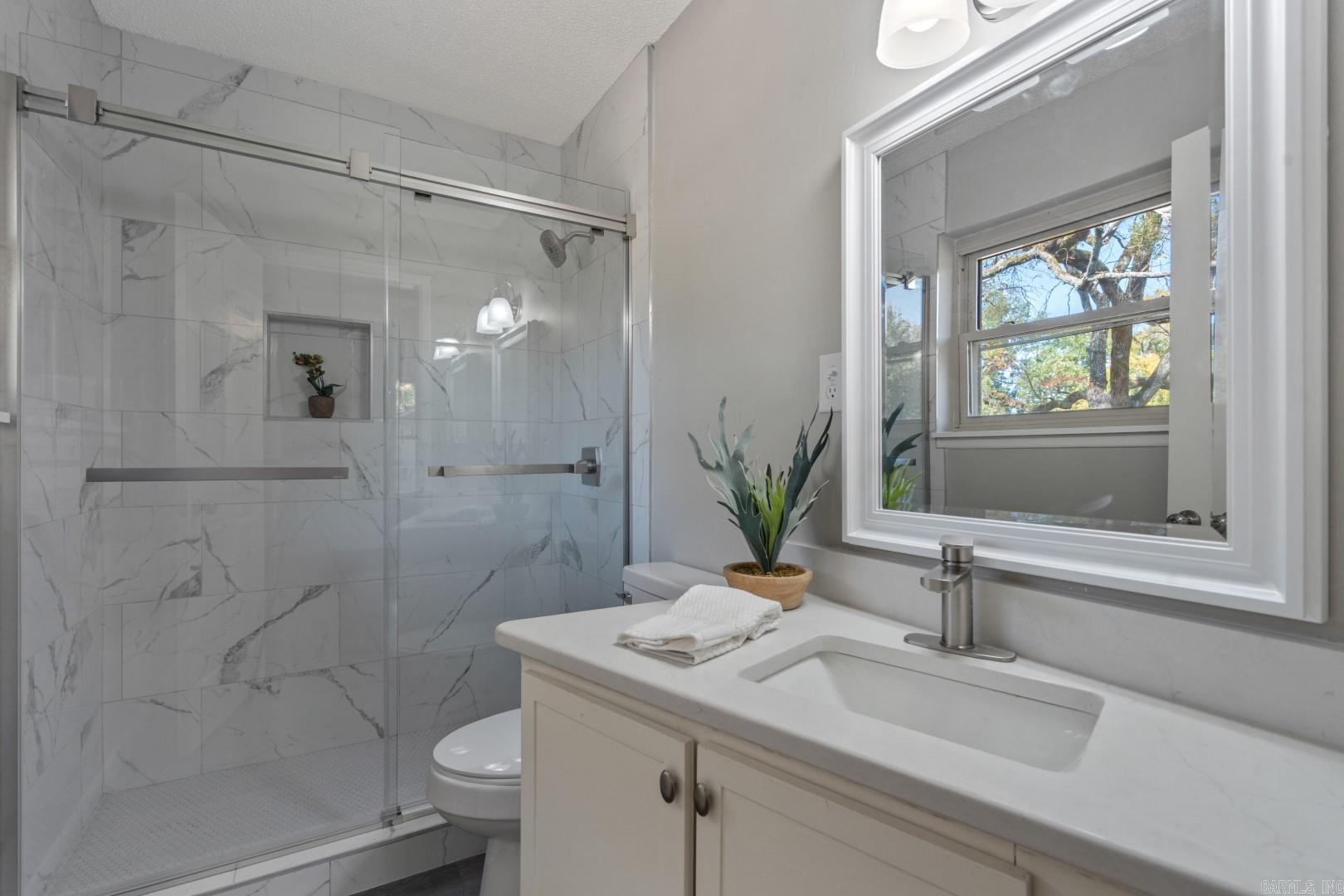 235 Echo Point