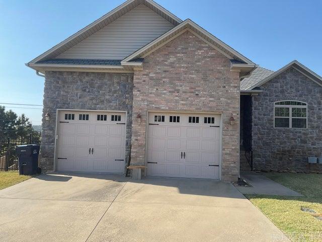 93 Village Court