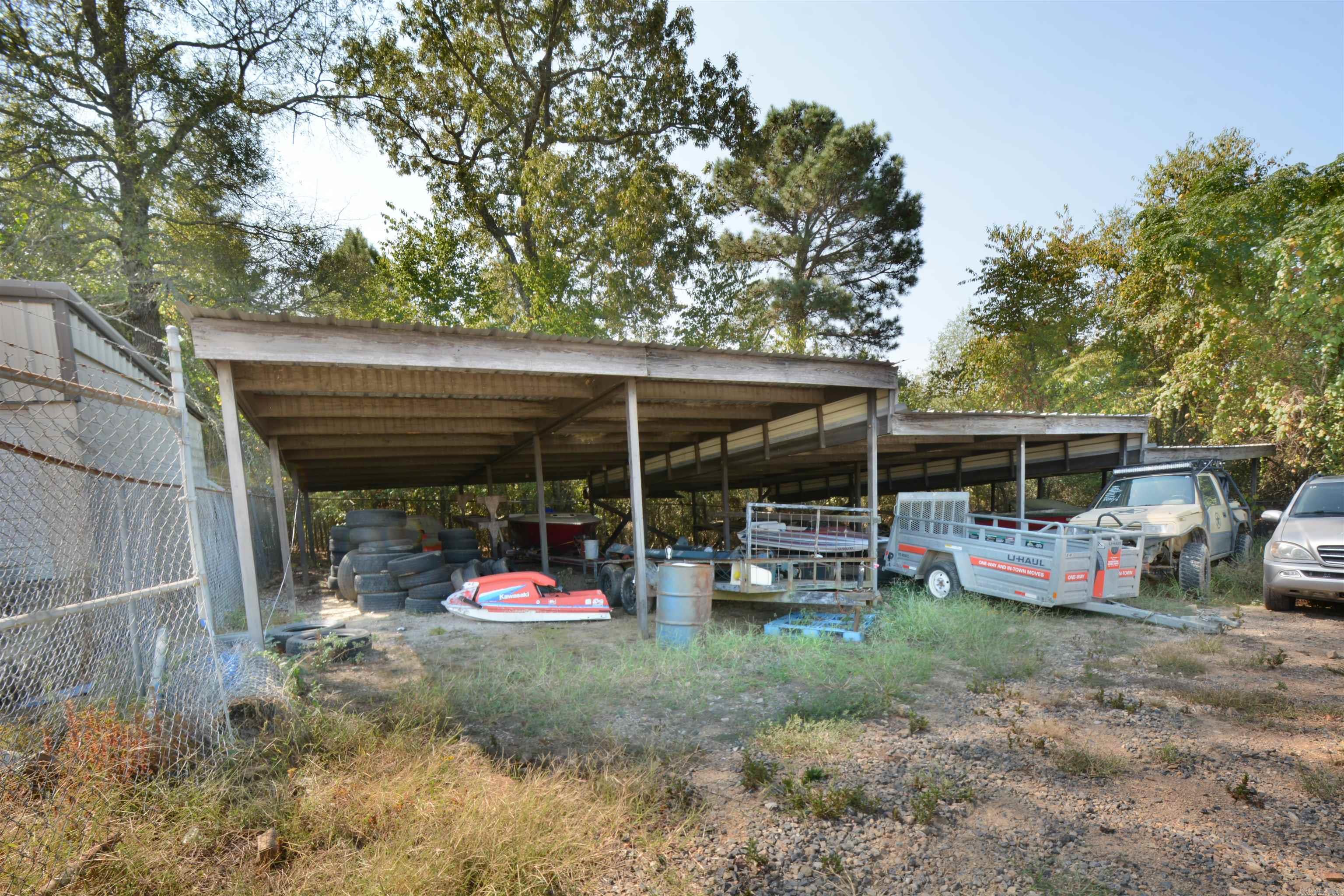 525 SECTION LINE Trail