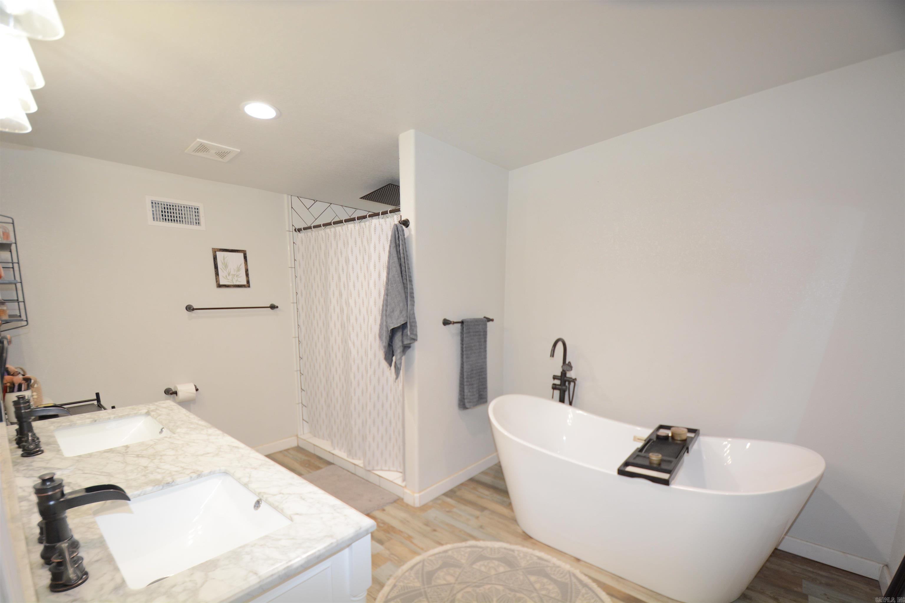 525 SECTION LINE Trail