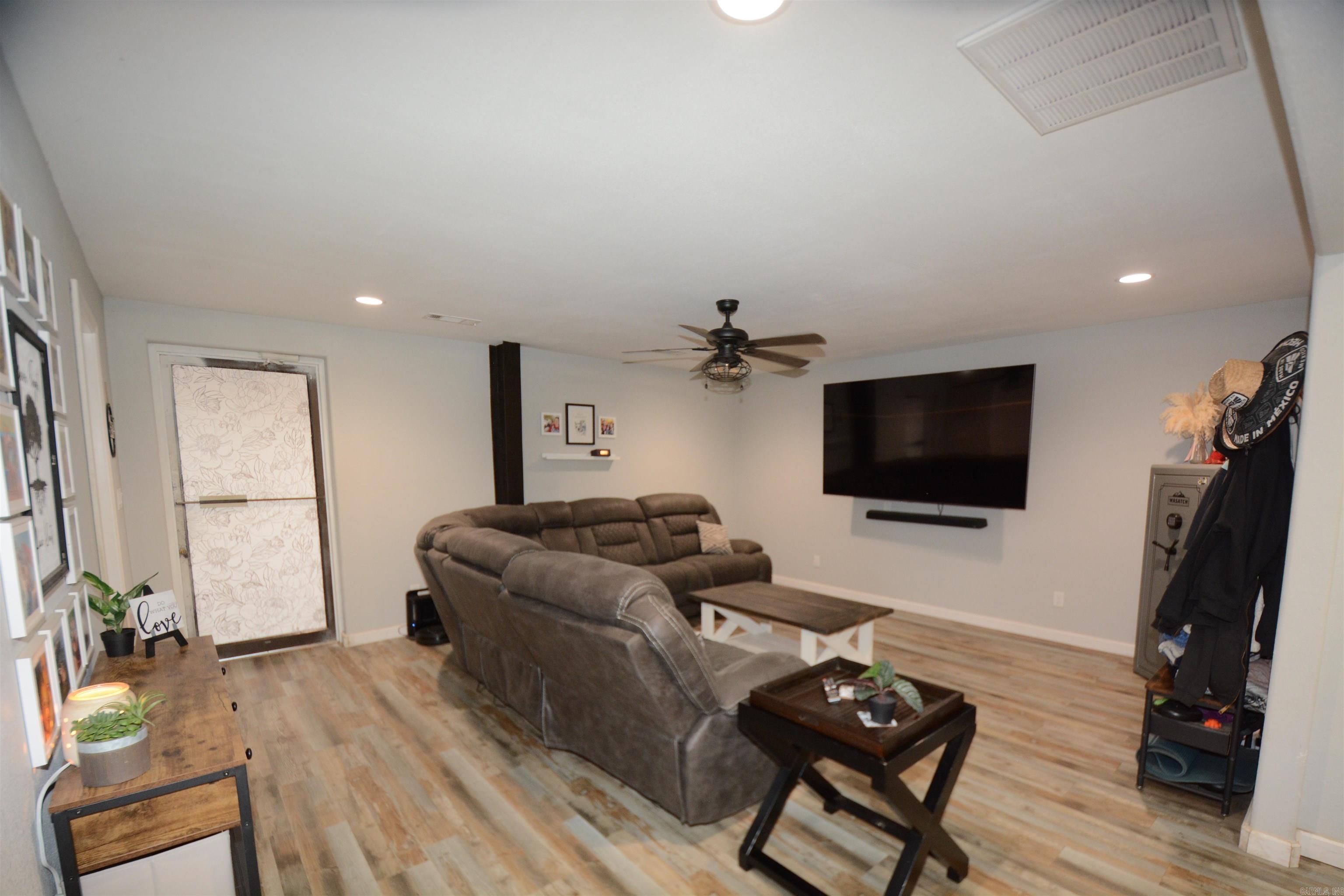 525 SECTION LINE Trail