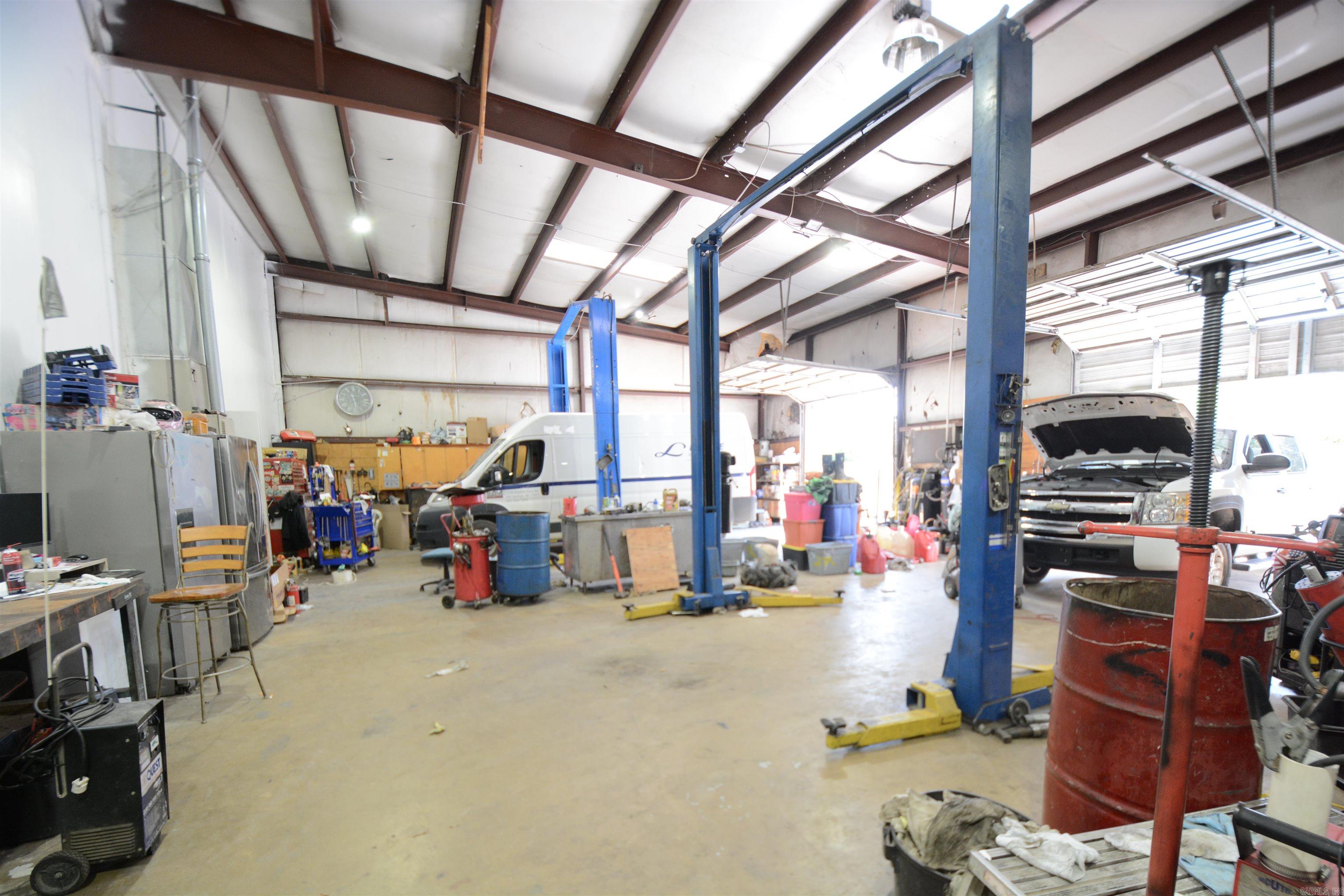 525 SECTION LINE Trail