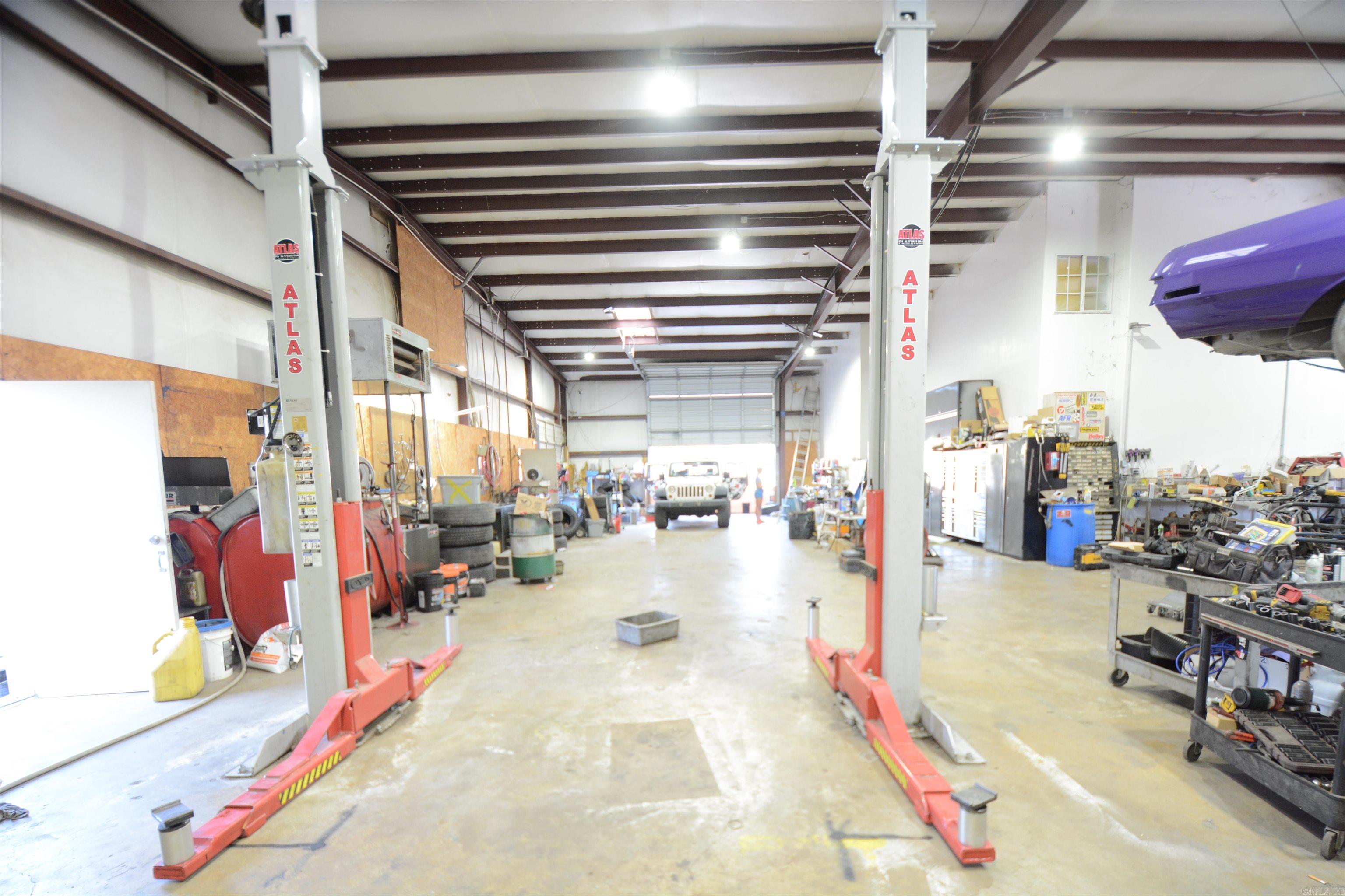 525 SECTION LINE Trail