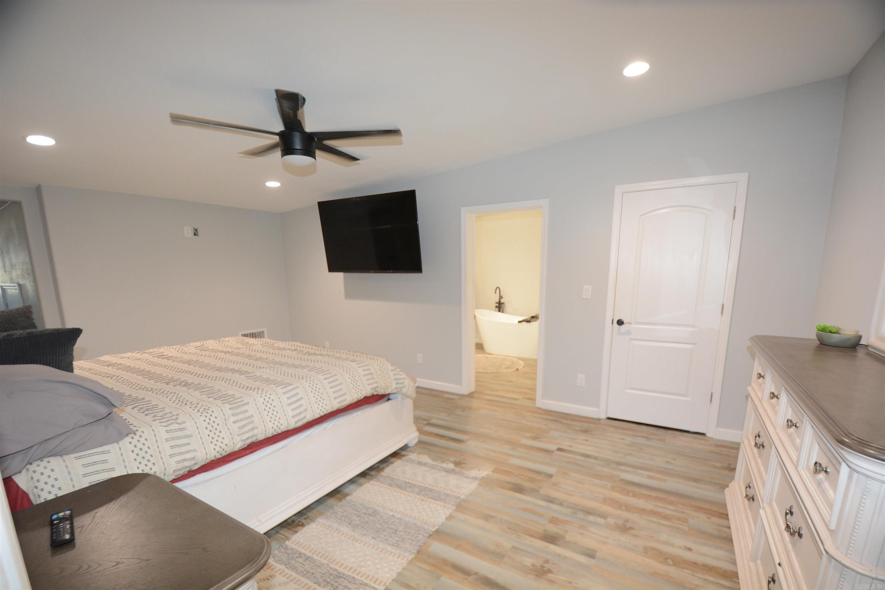 525 SECTION LINE Trail