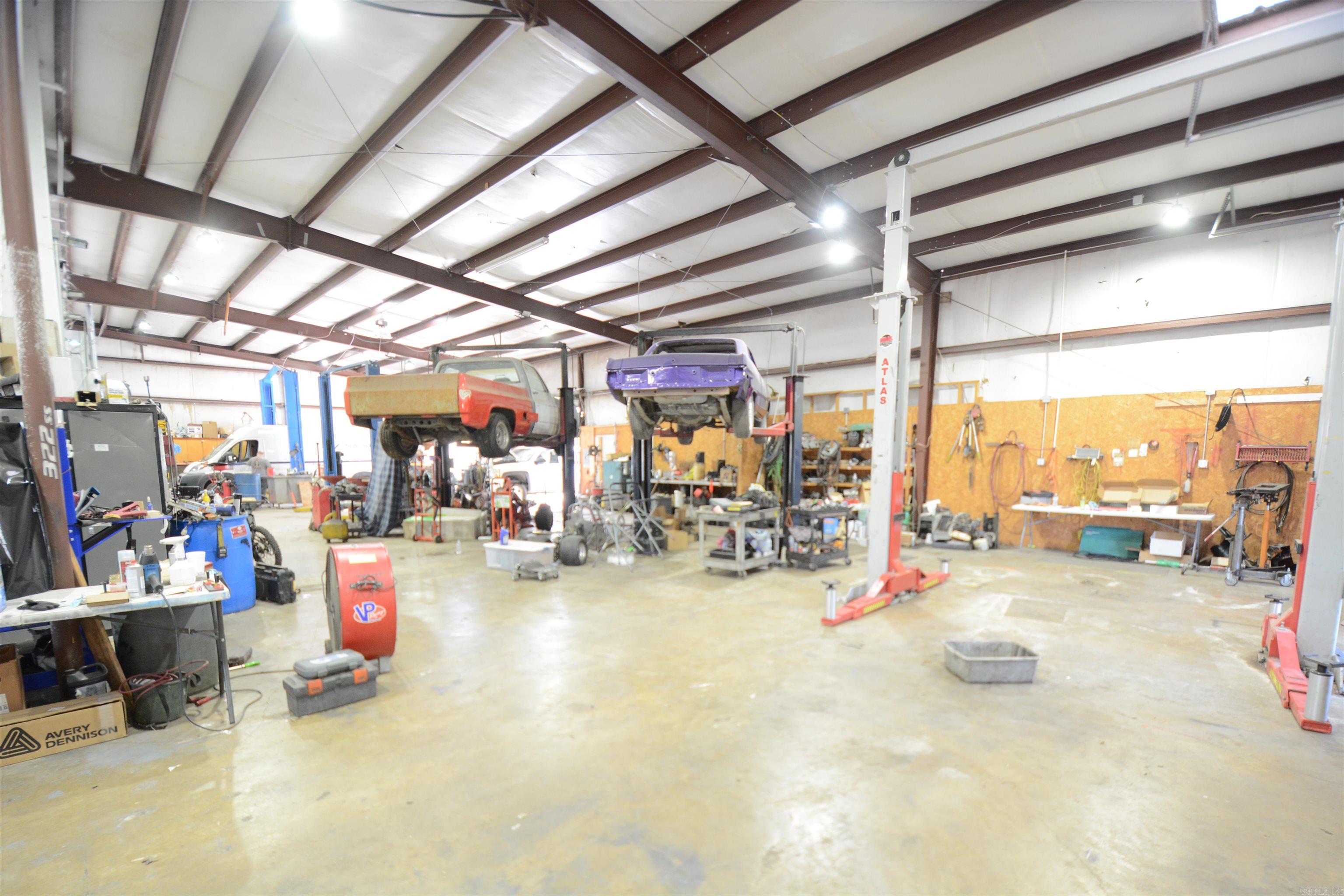 525 SECTION LINE Trail