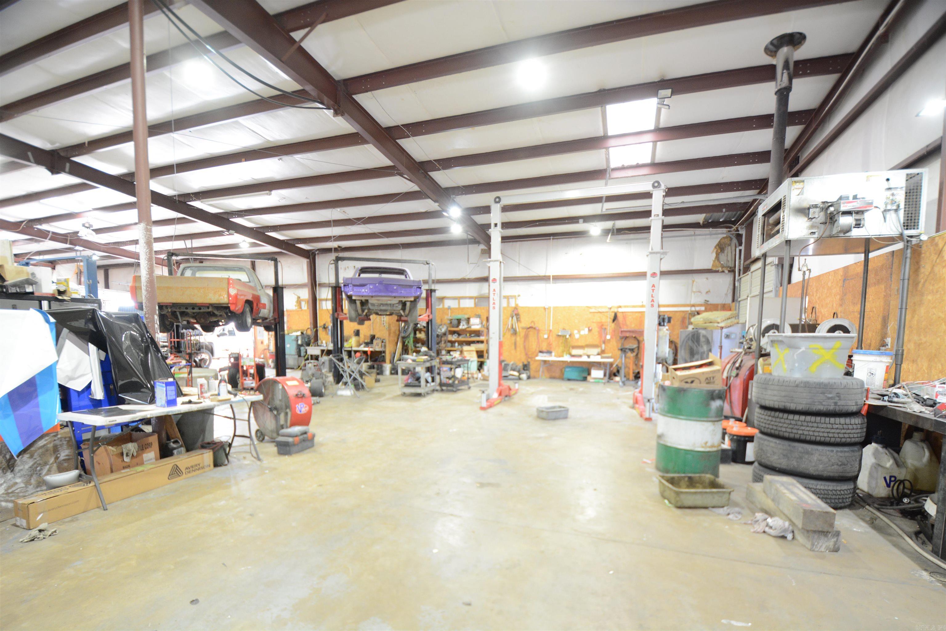 525 SECTION LINE Trail