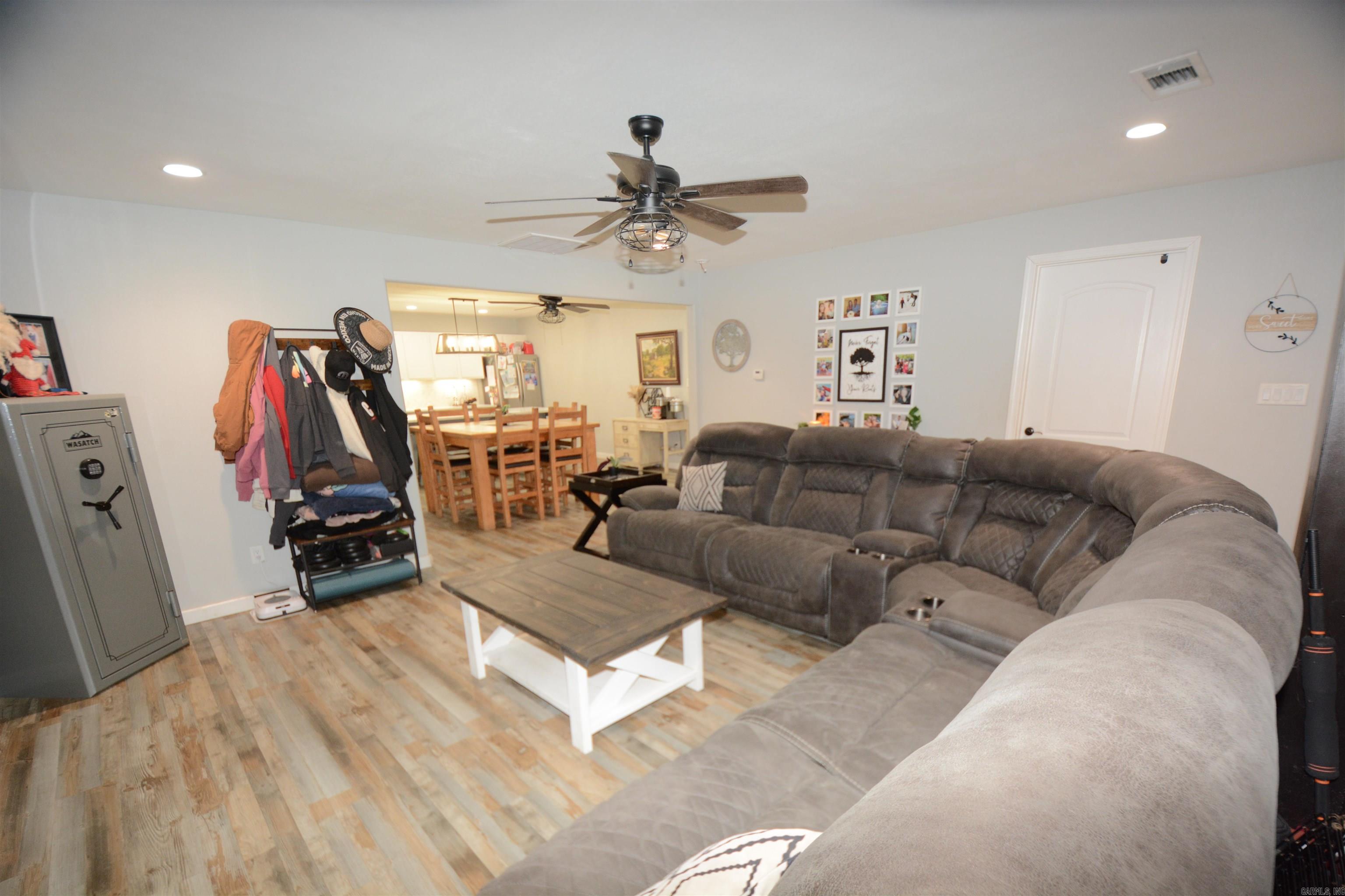 525 SECTION LINE Trail