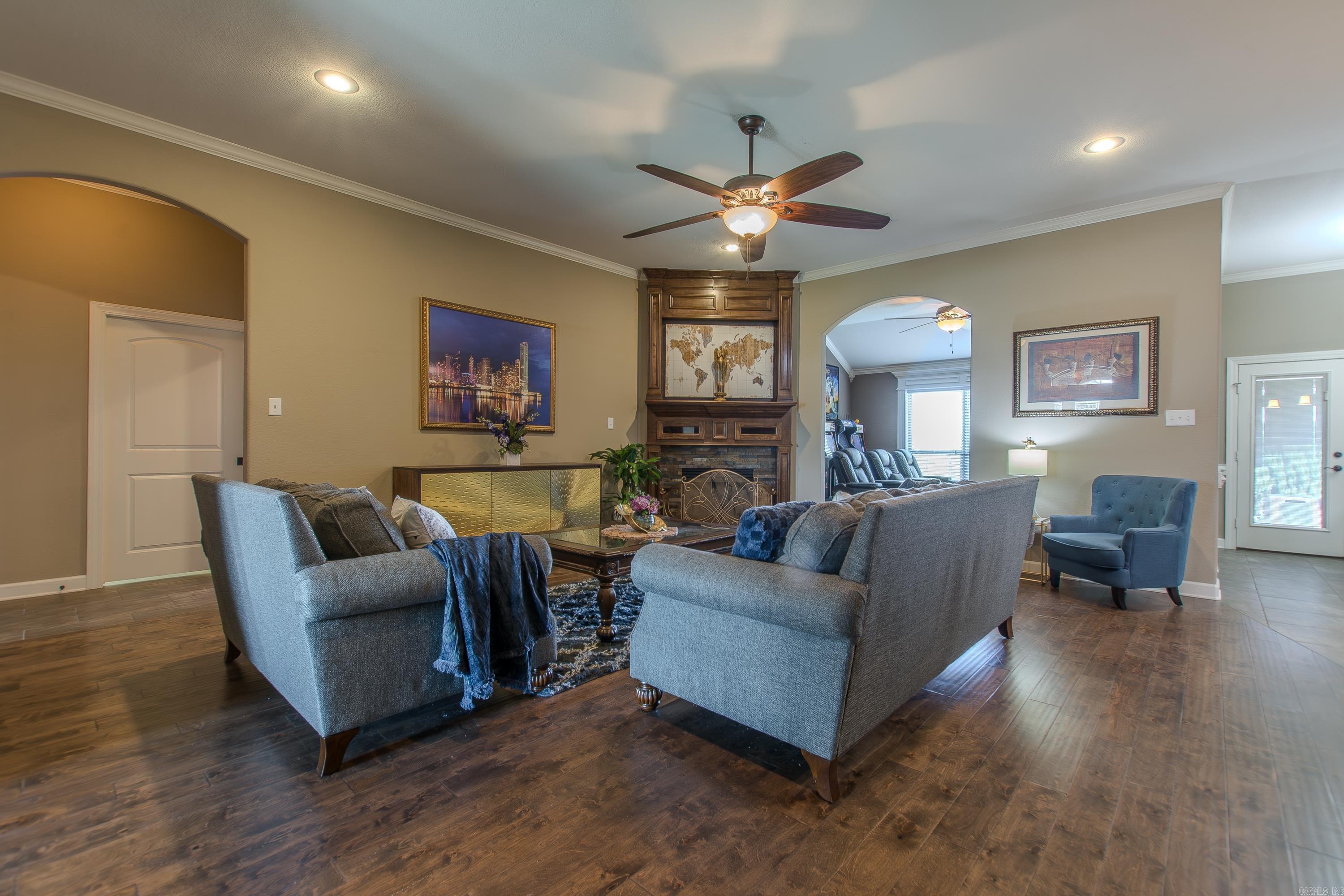 2386 Lakewood Circle