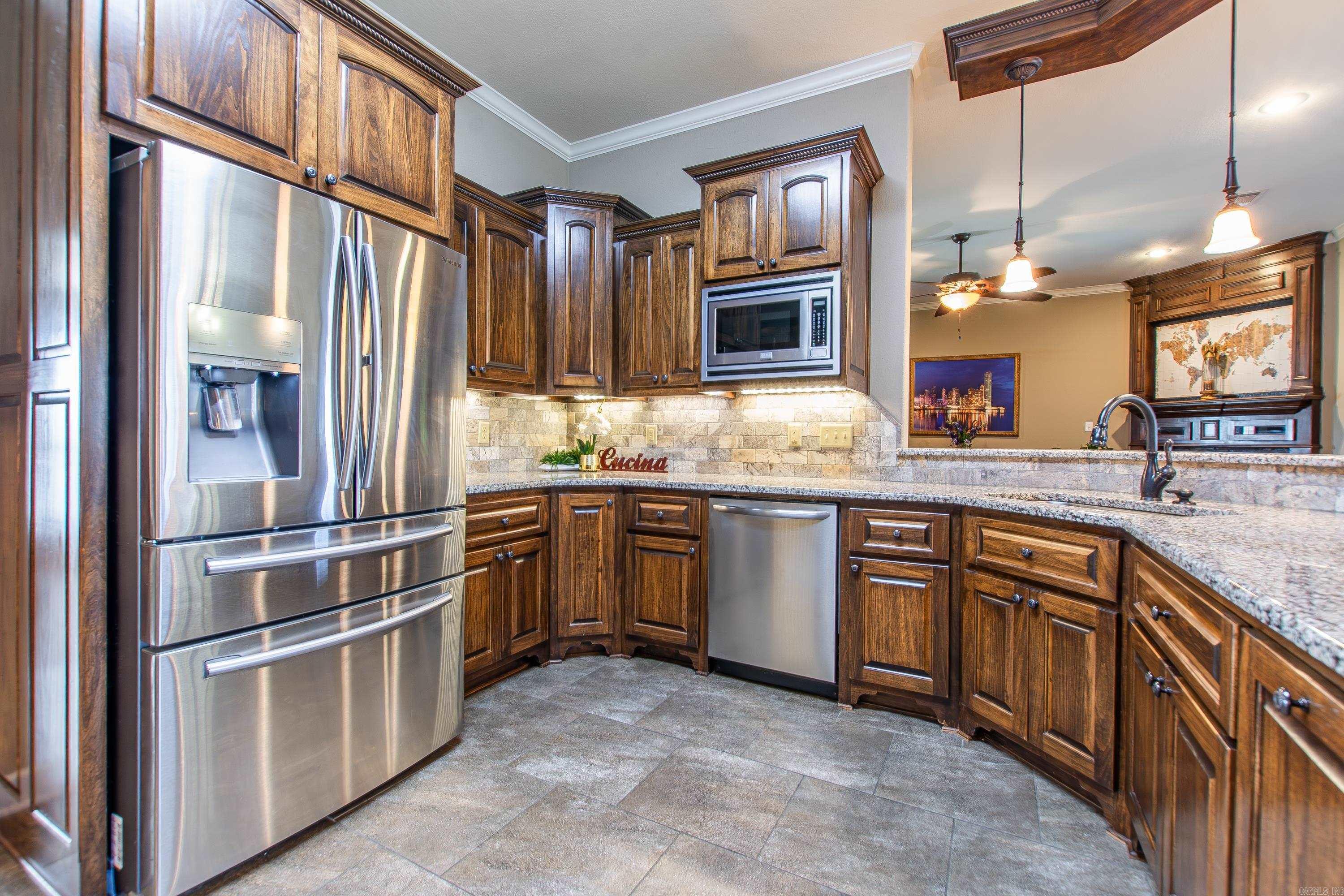 2386 Lakewood Circle