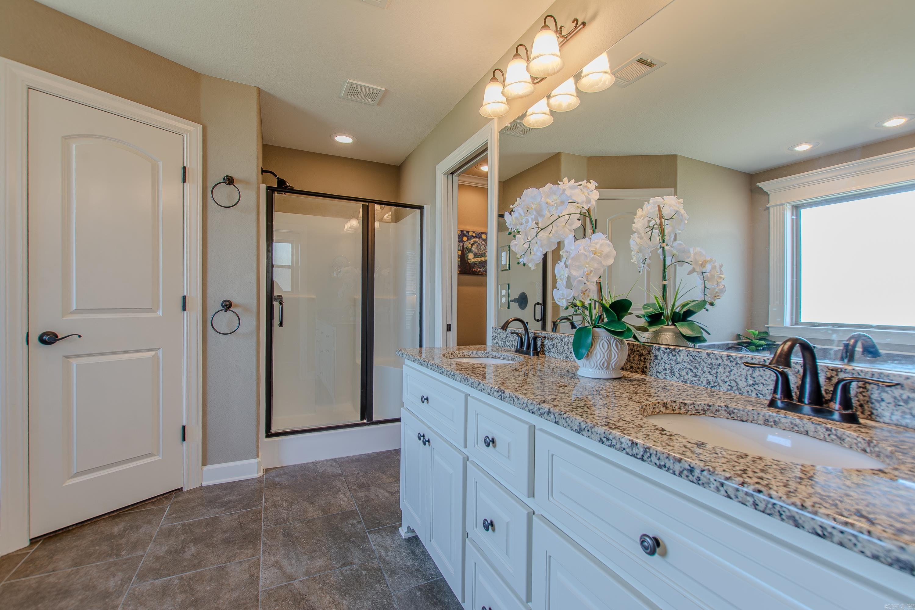 2386 Lakewood Circle