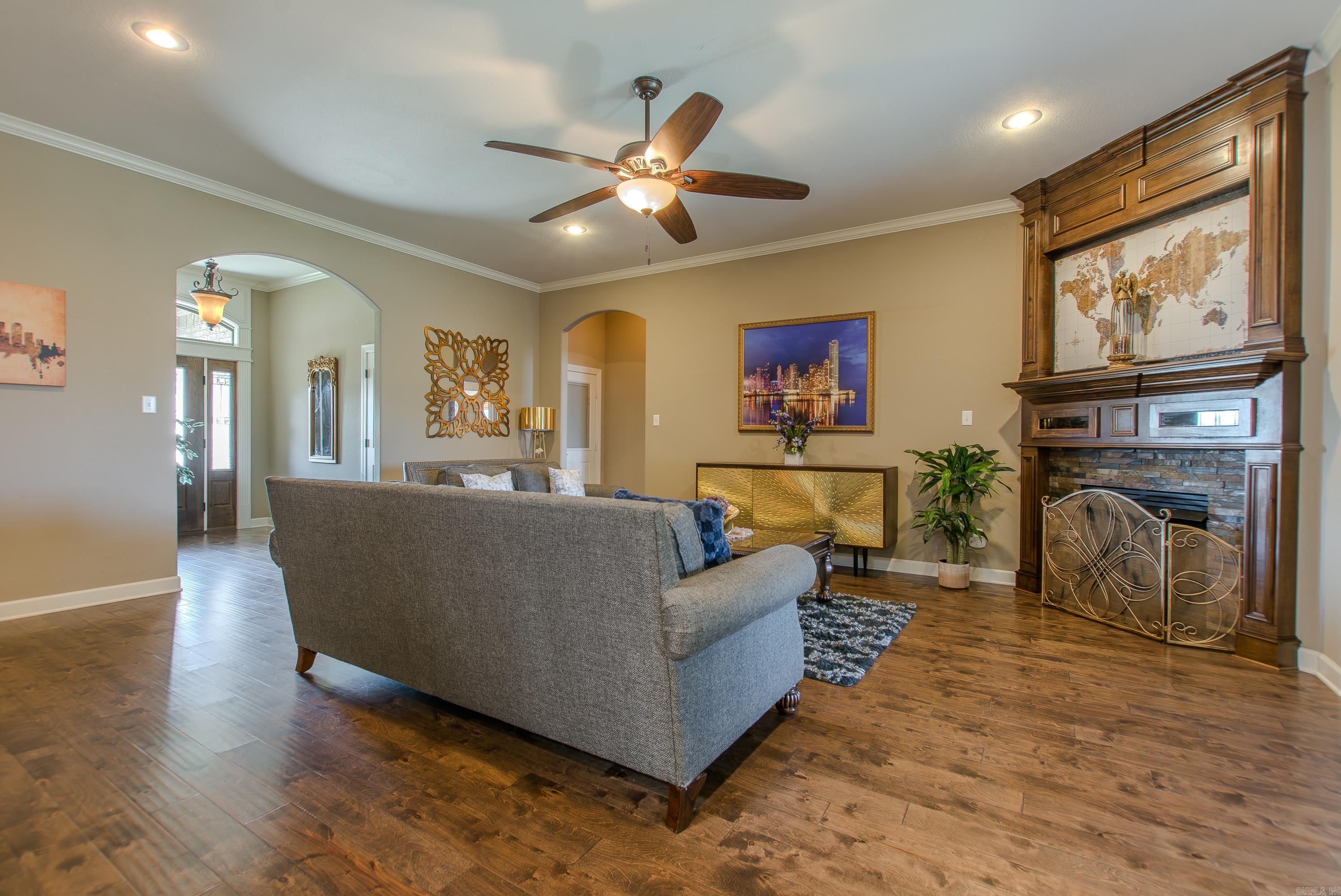 2386 Lakewood Circle