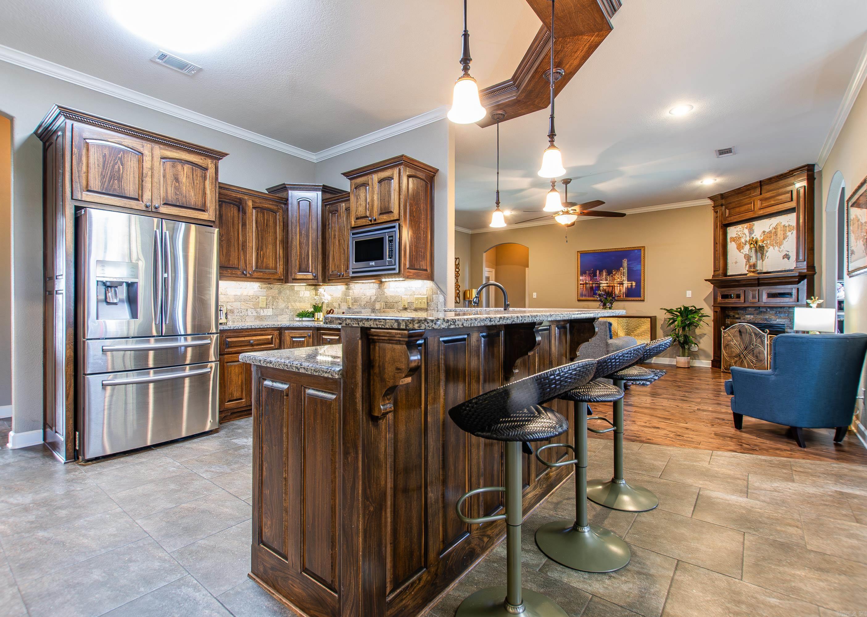 2386 Lakewood Circle