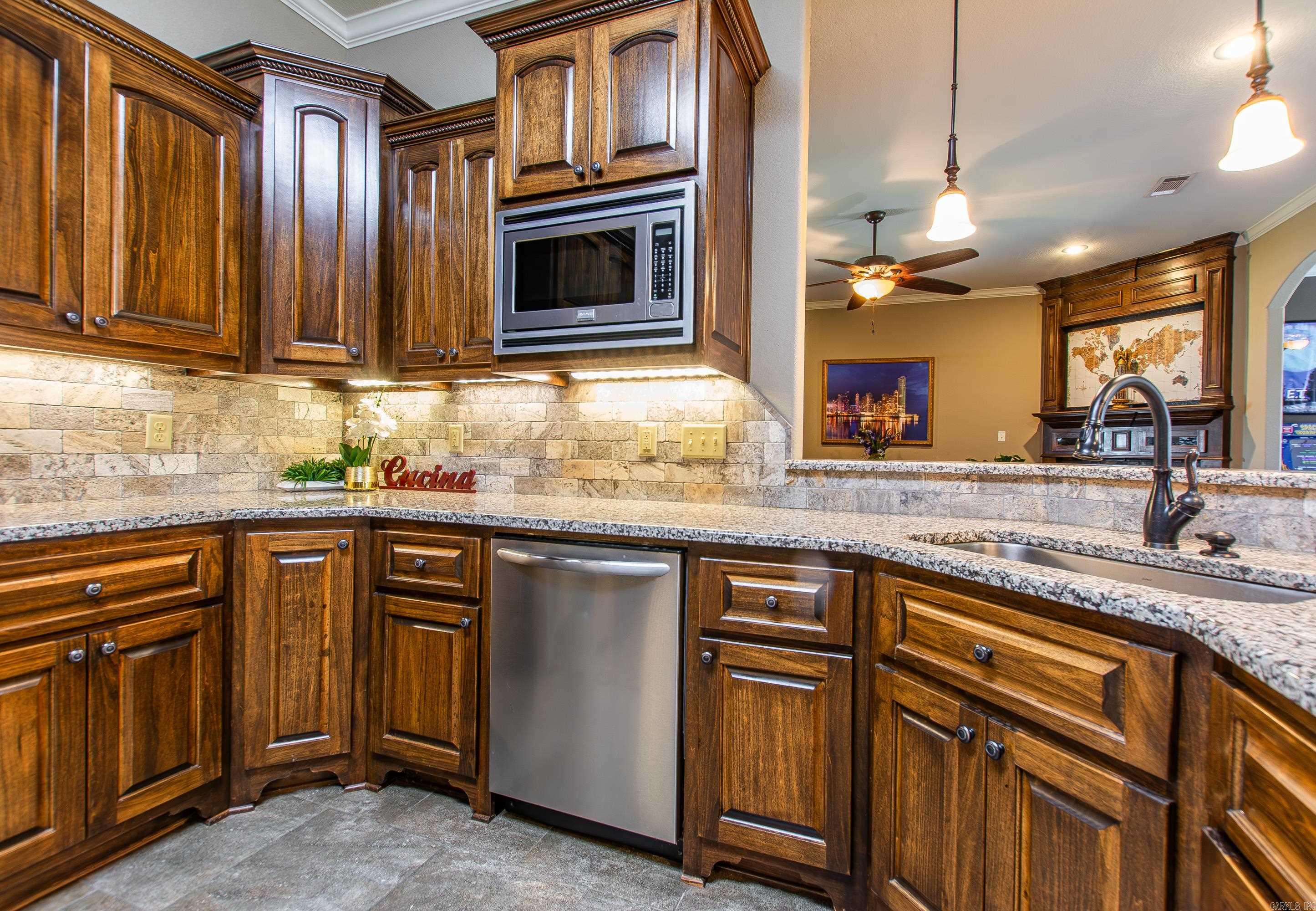 2386 Lakewood Circle