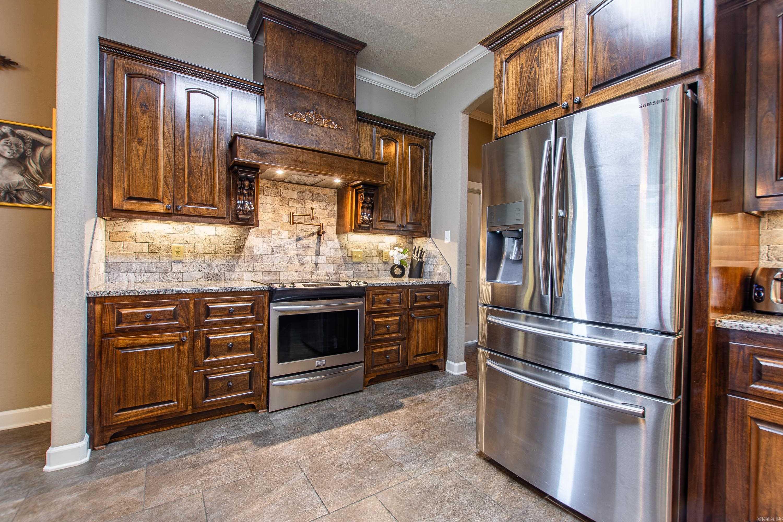 2386 Lakewood Circle