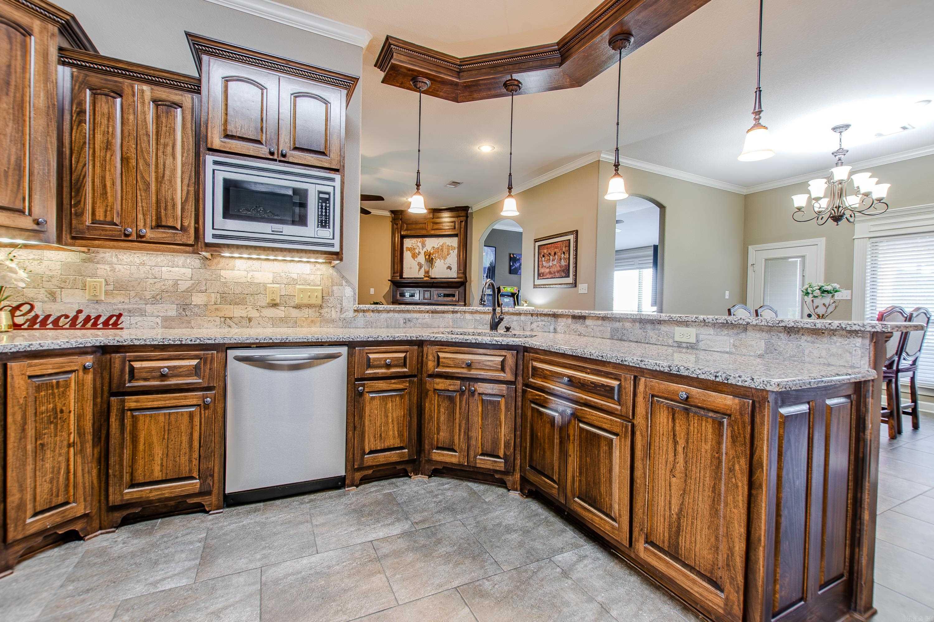 2386 Lakewood Circle