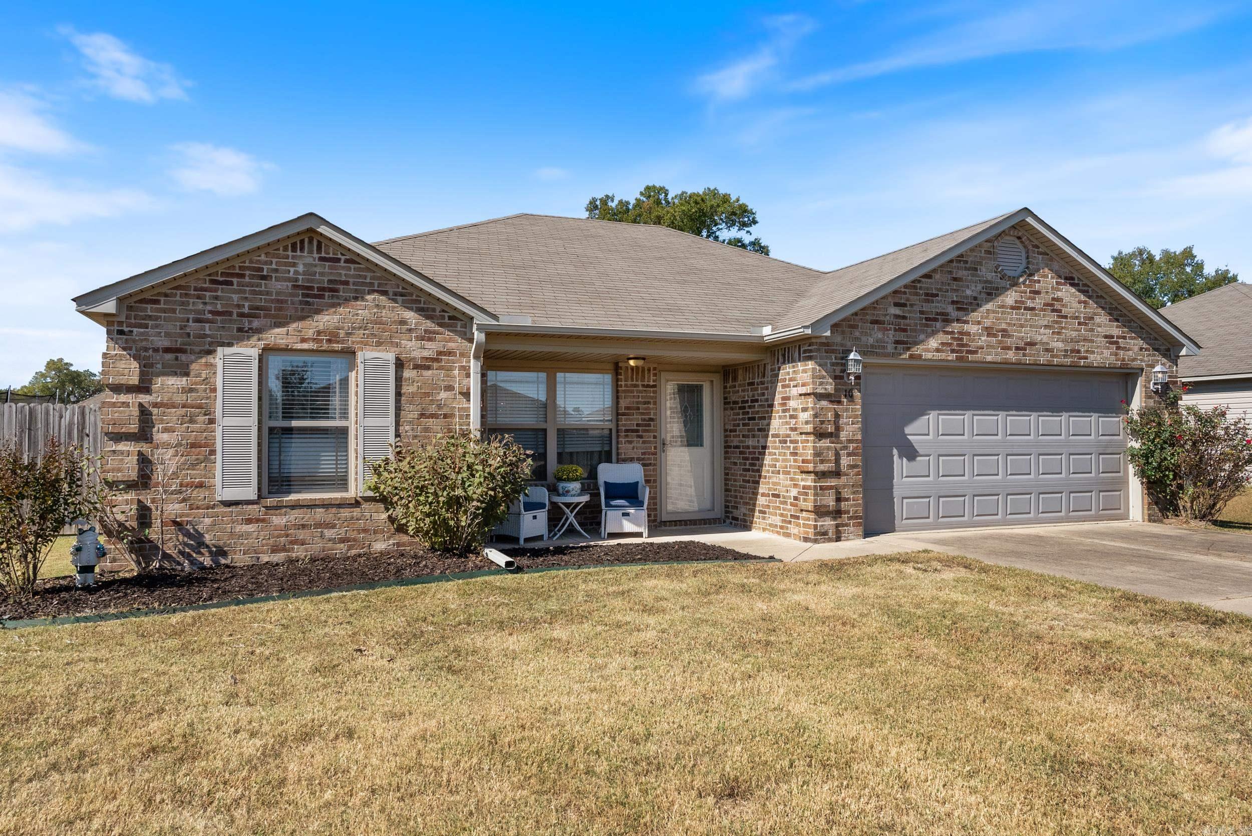 10 Waycross Drive