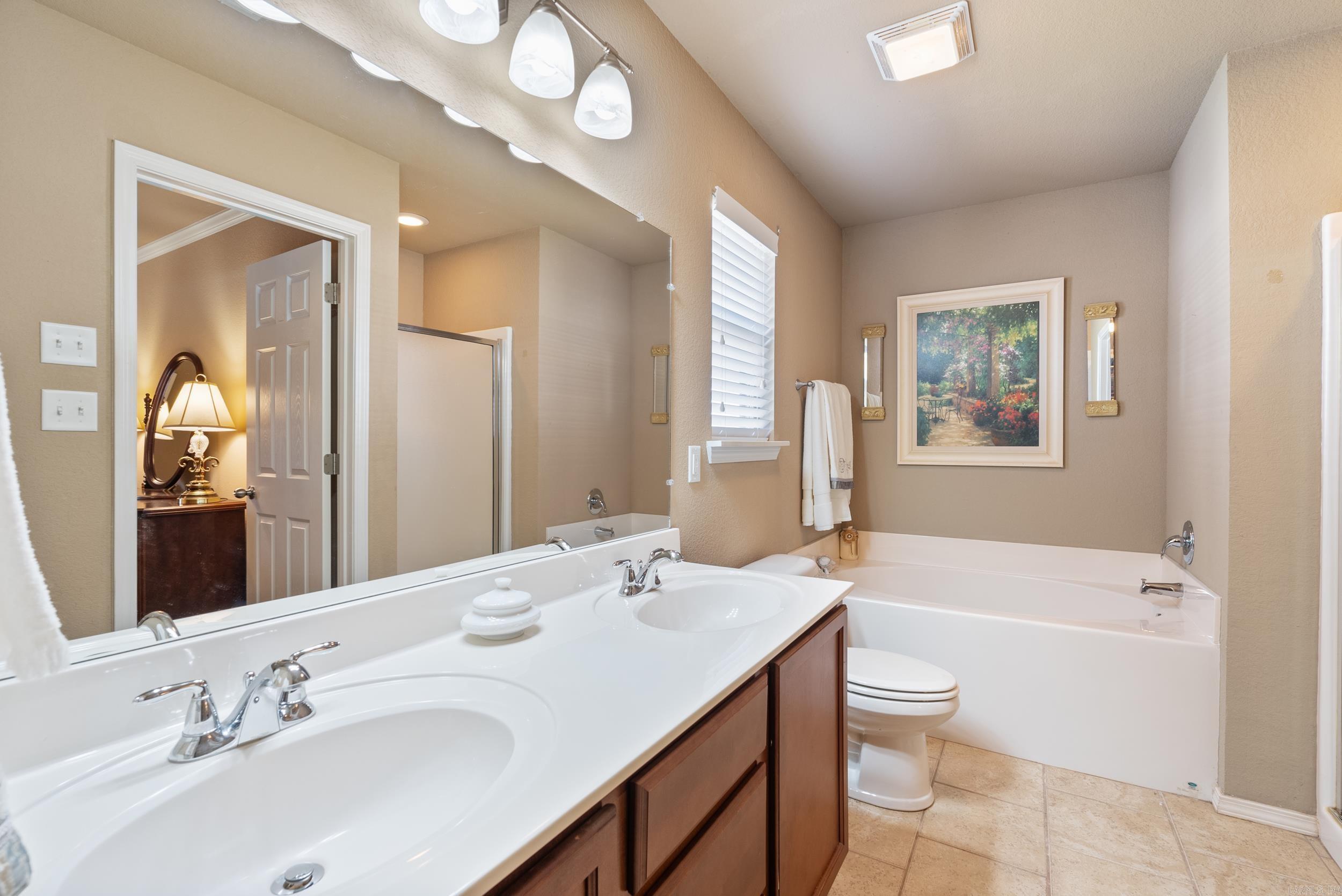 10 Waycross Drive