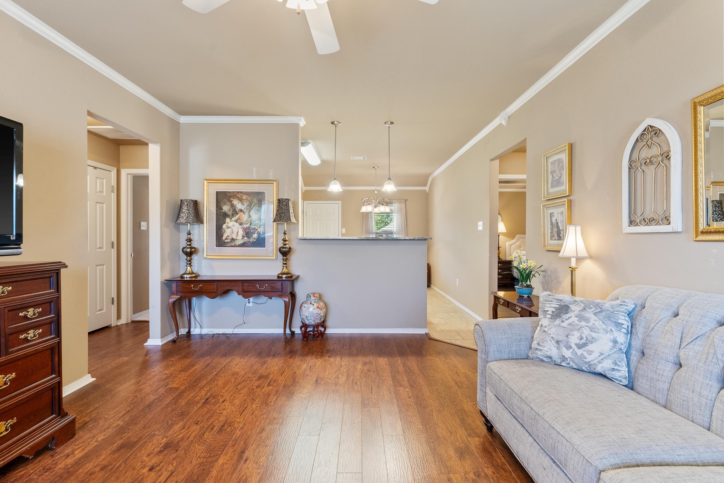 10 Waycross Drive