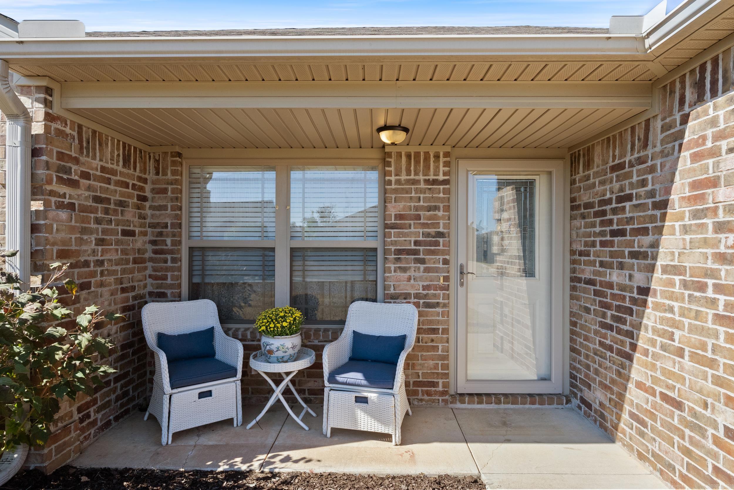 10 Waycross Drive