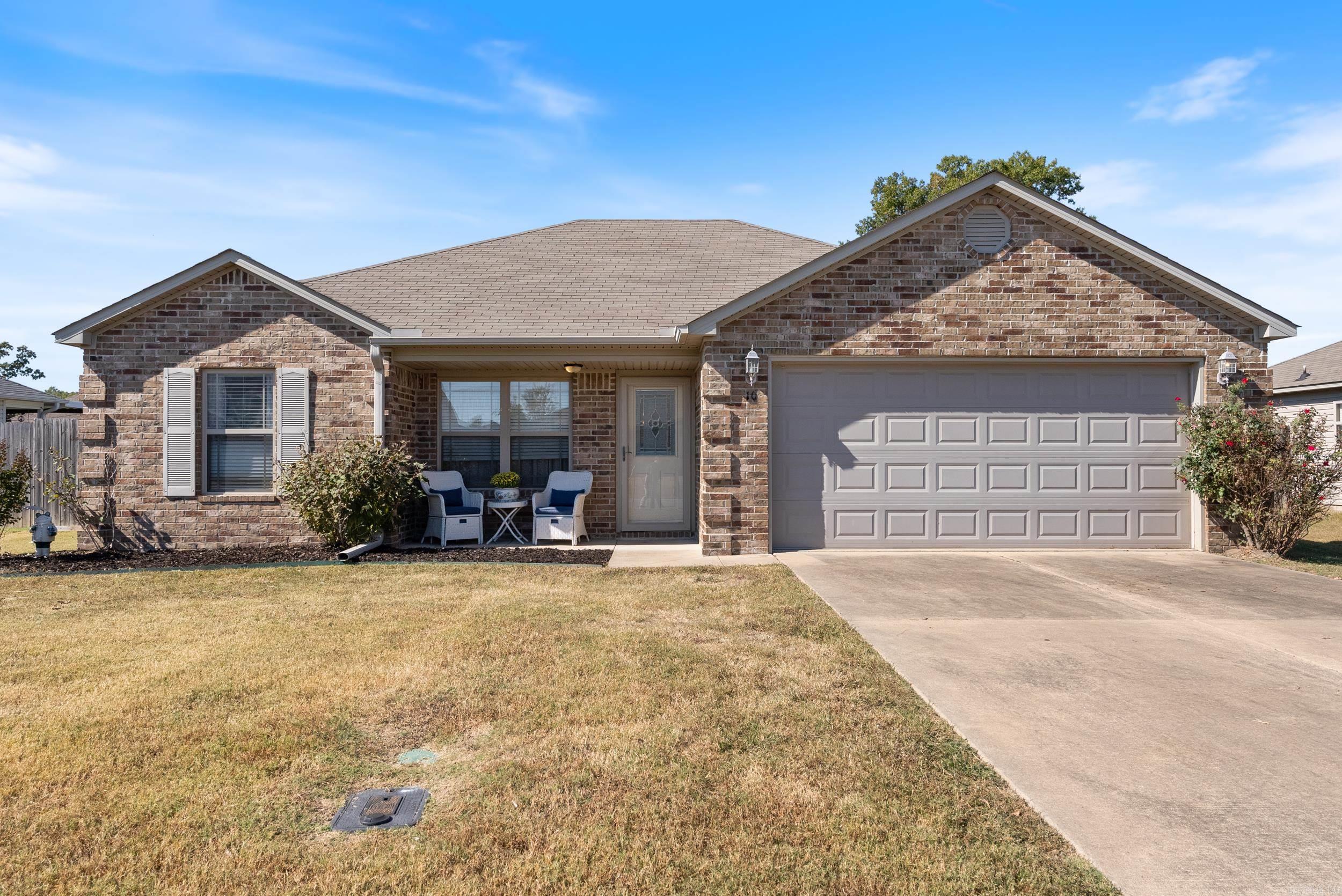 10 Waycross Drive