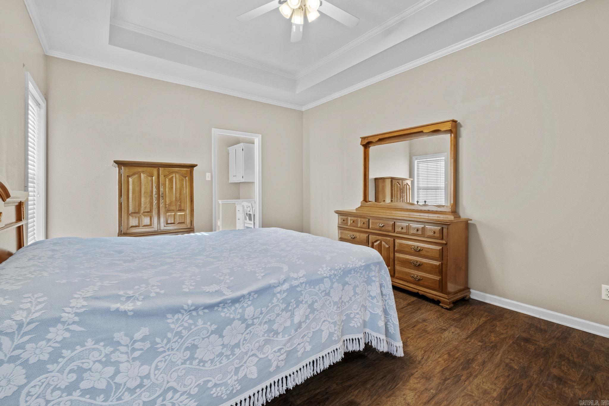 5000 Willow Glen Circle