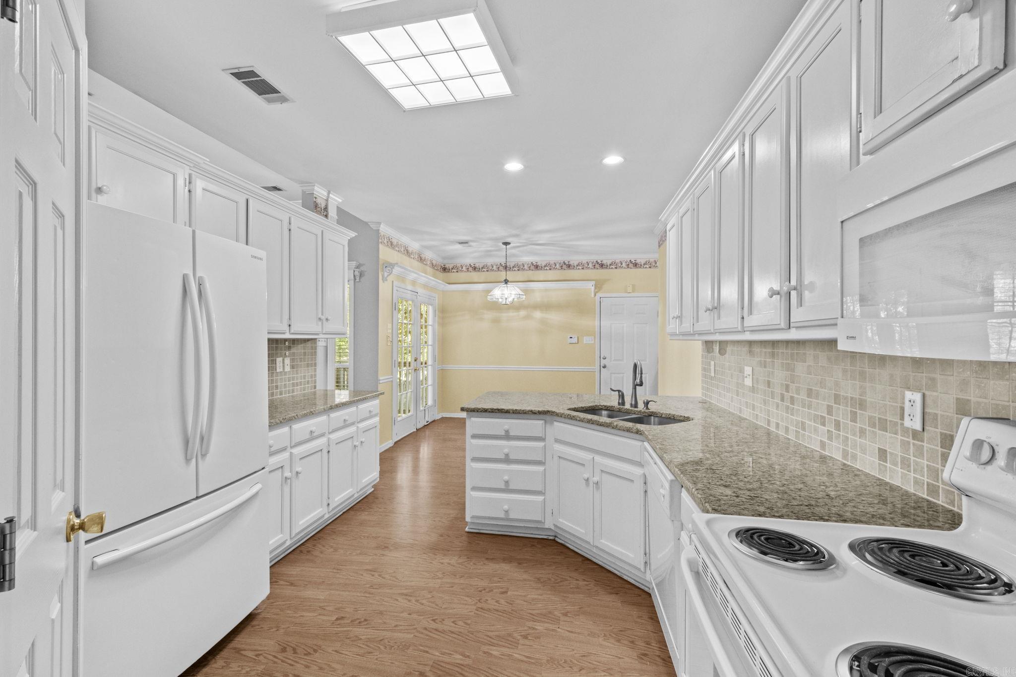 5000 Willow Glen Circle