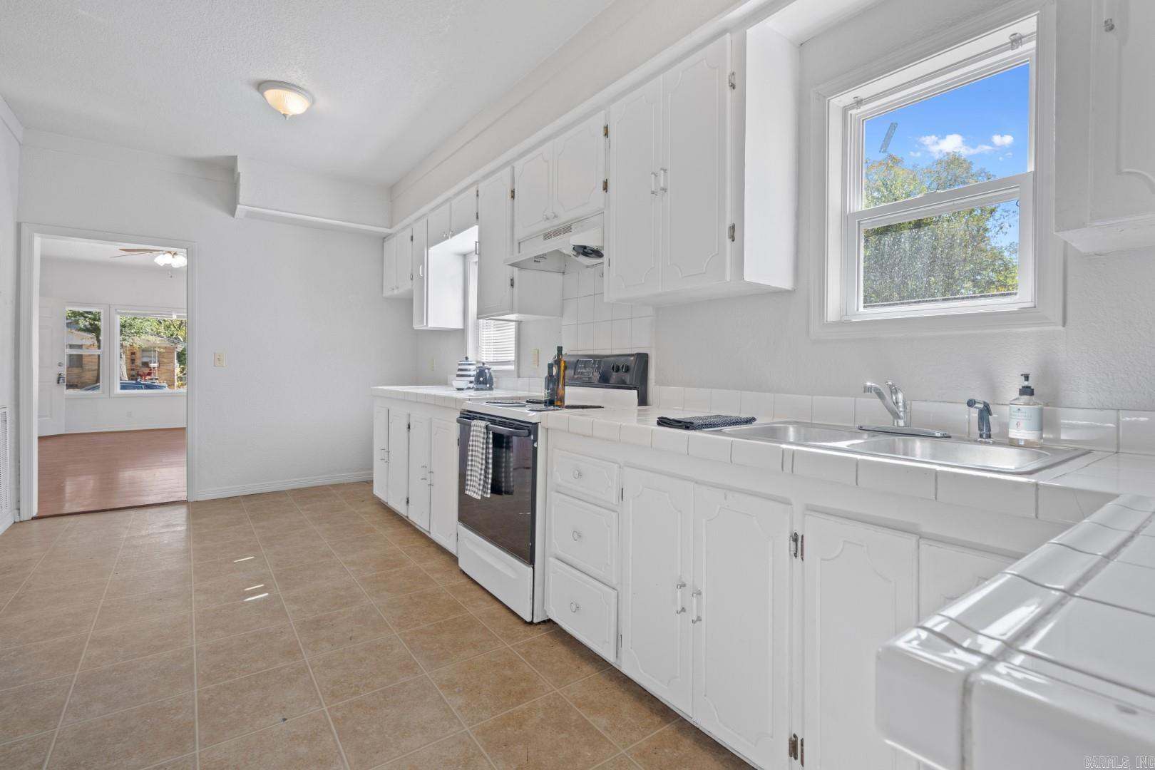 532 & 532 1/2 Summer Street