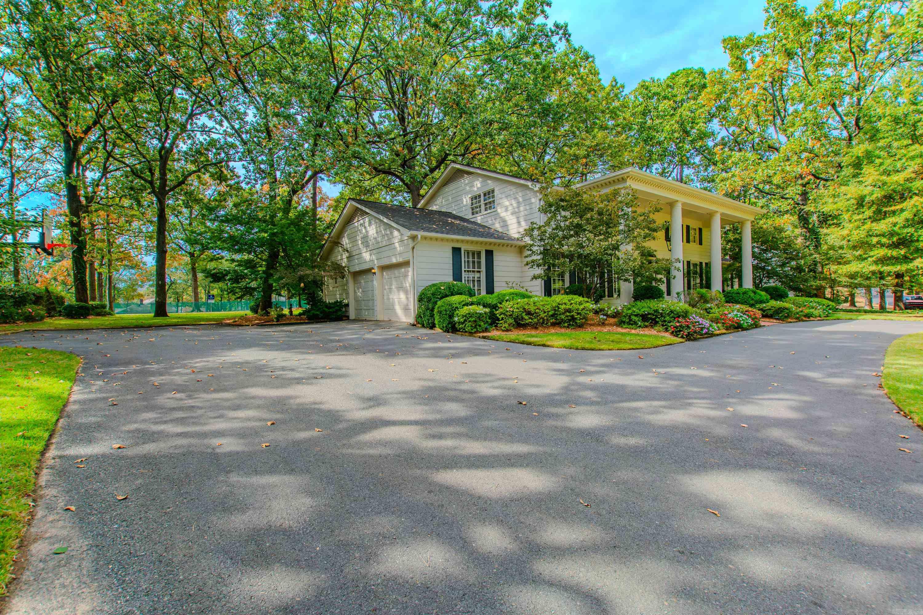 467 Valley Club Circle