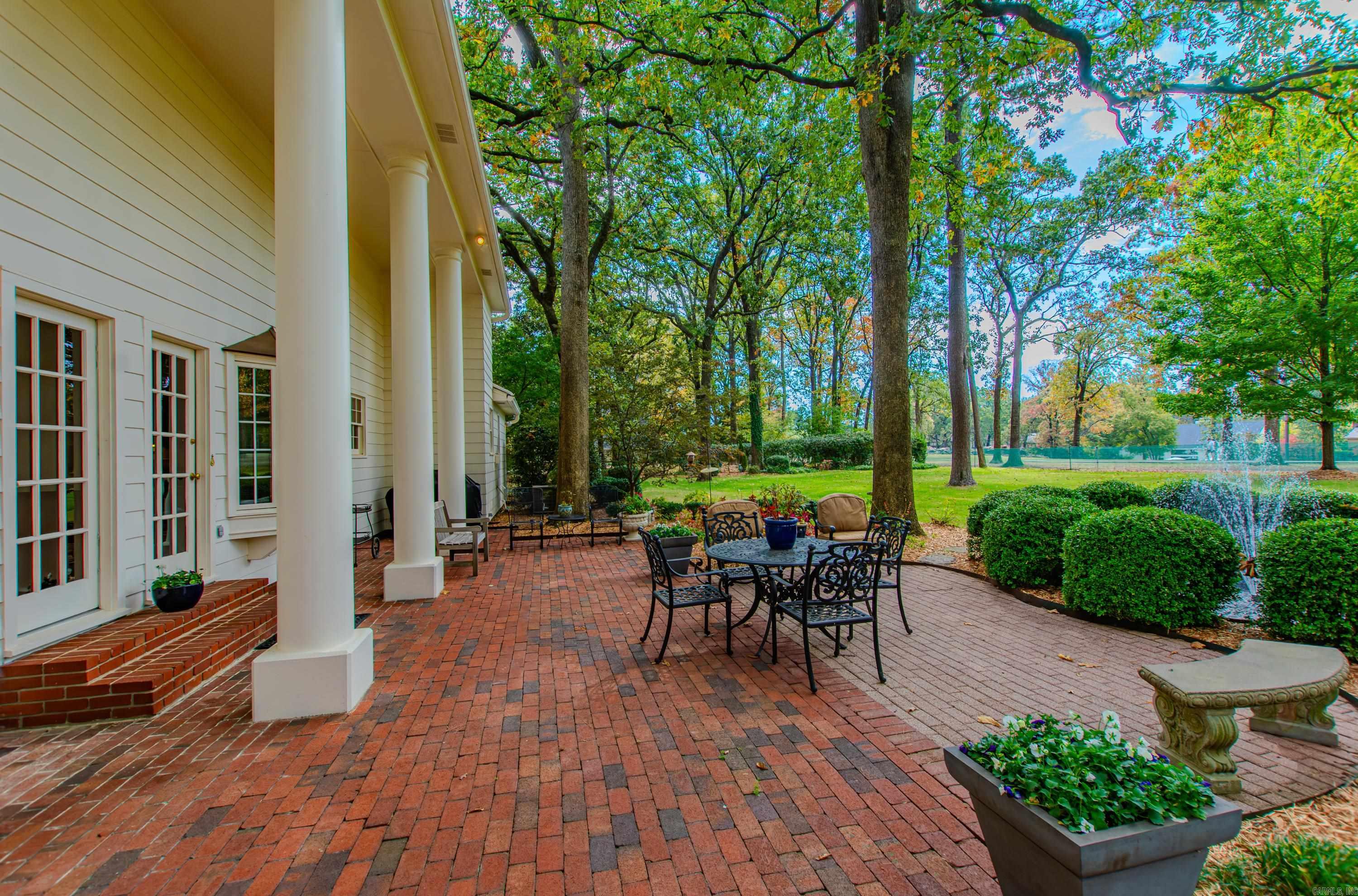 467 Valley Club Circle