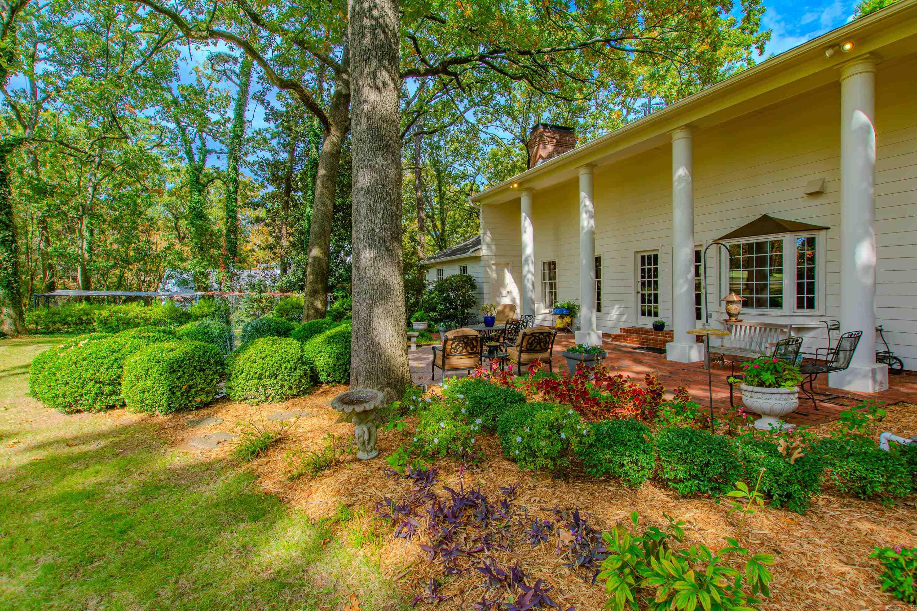 467 Valley Club Circle