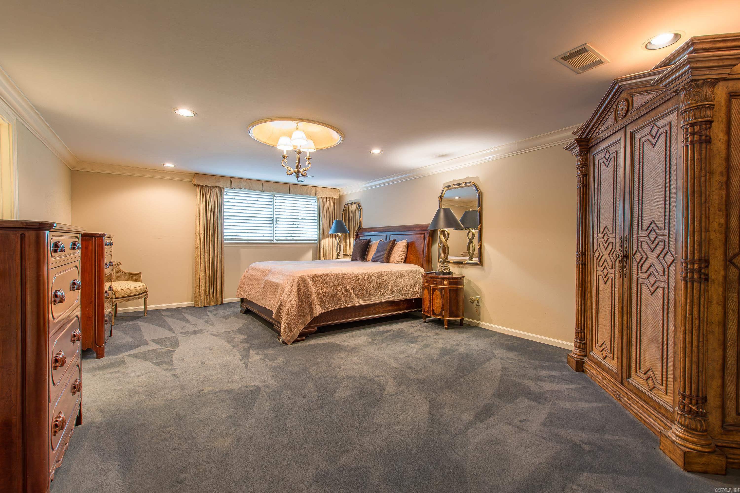 467 Valley Club Circle