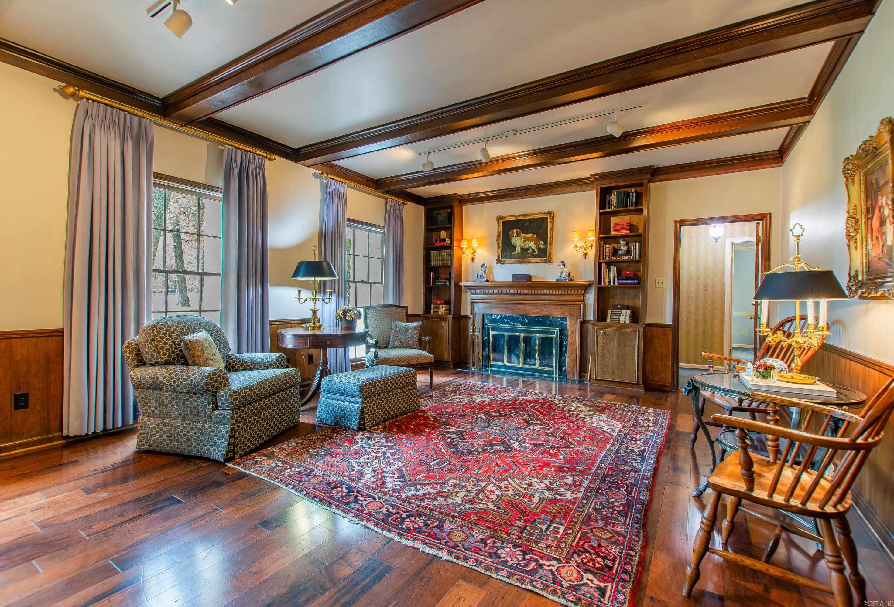 467 Valley Club Circle