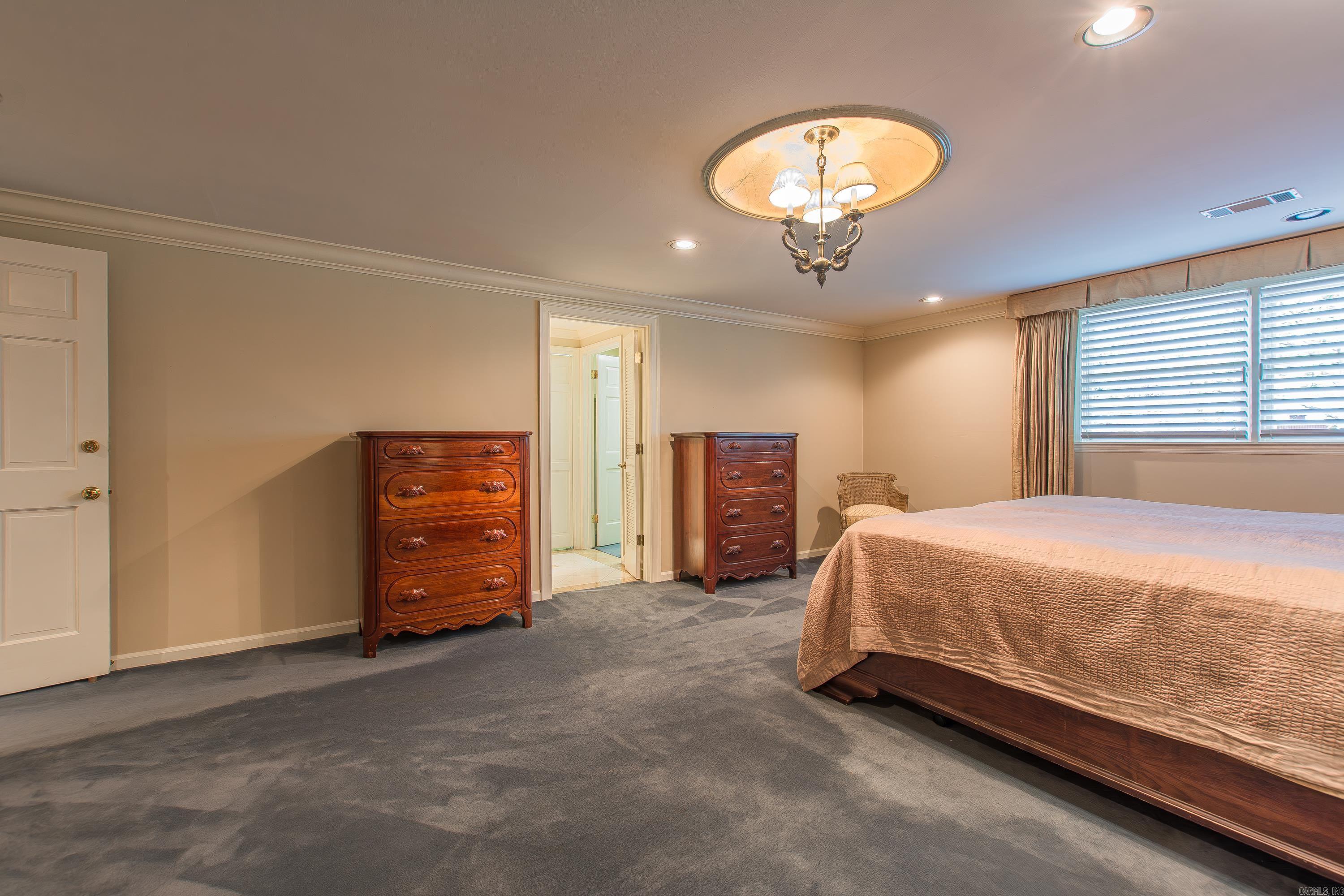 467 Valley Club Circle