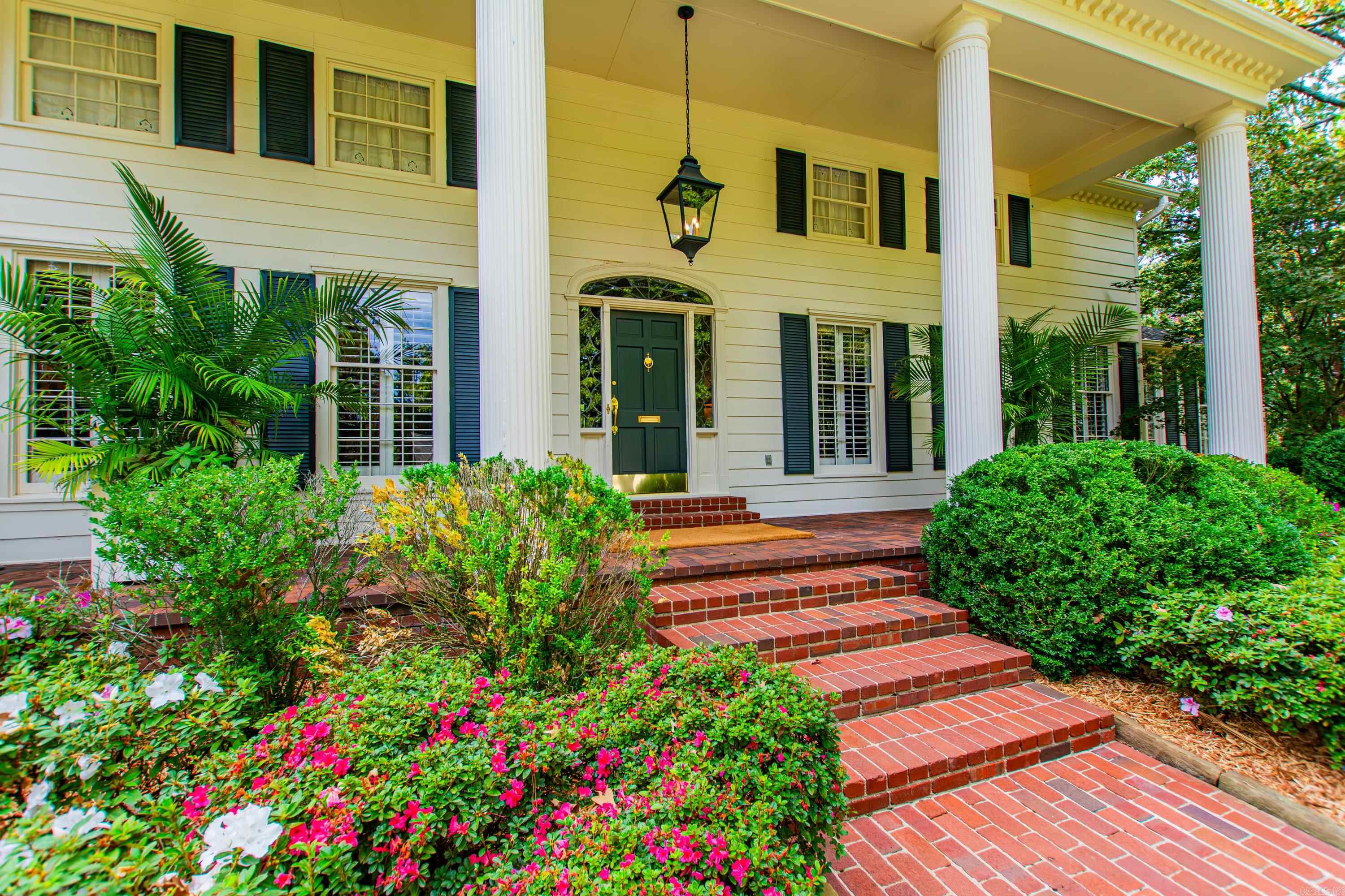 467 Valley Club Circle