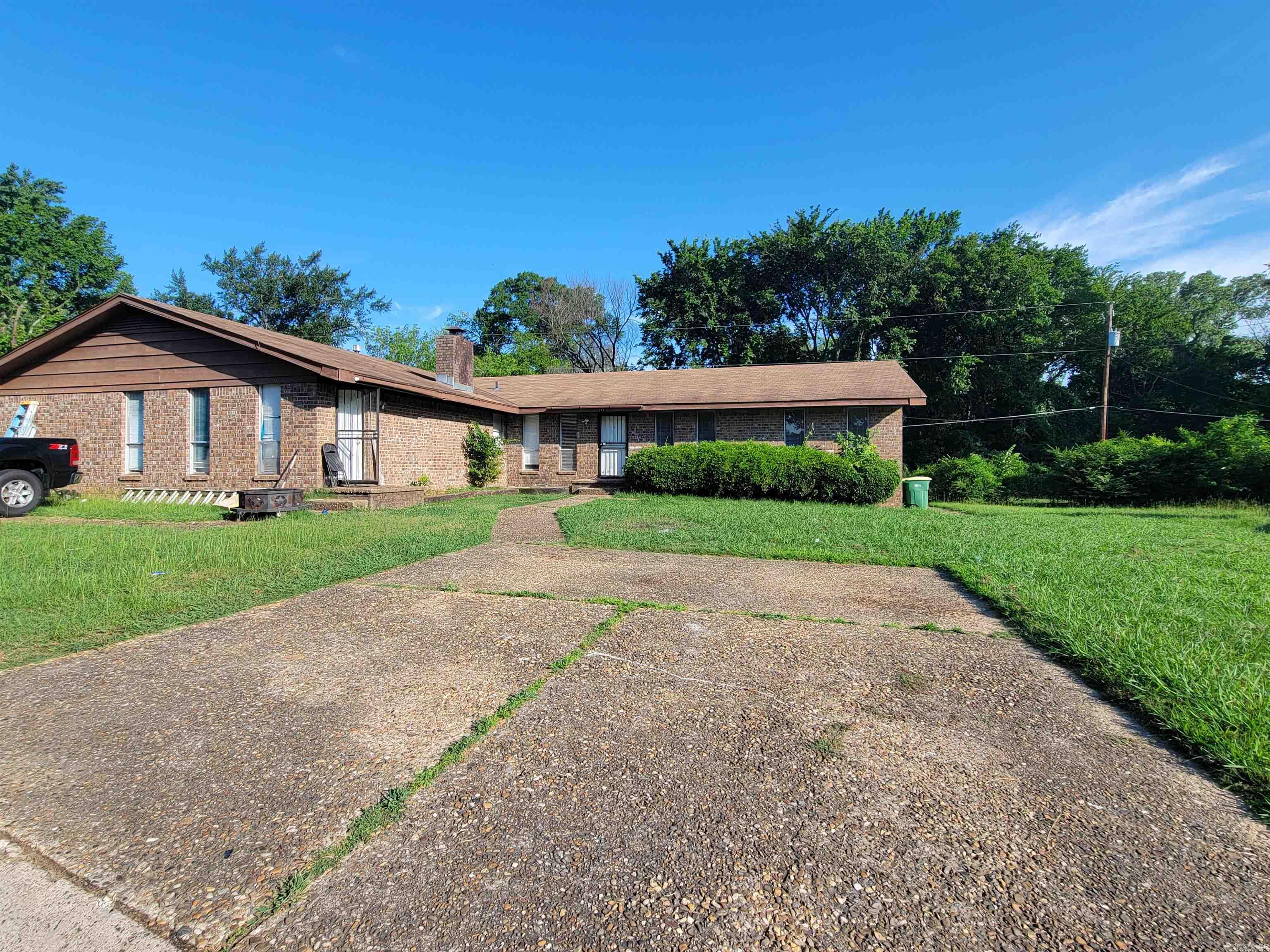 1411/1409 stafford Road