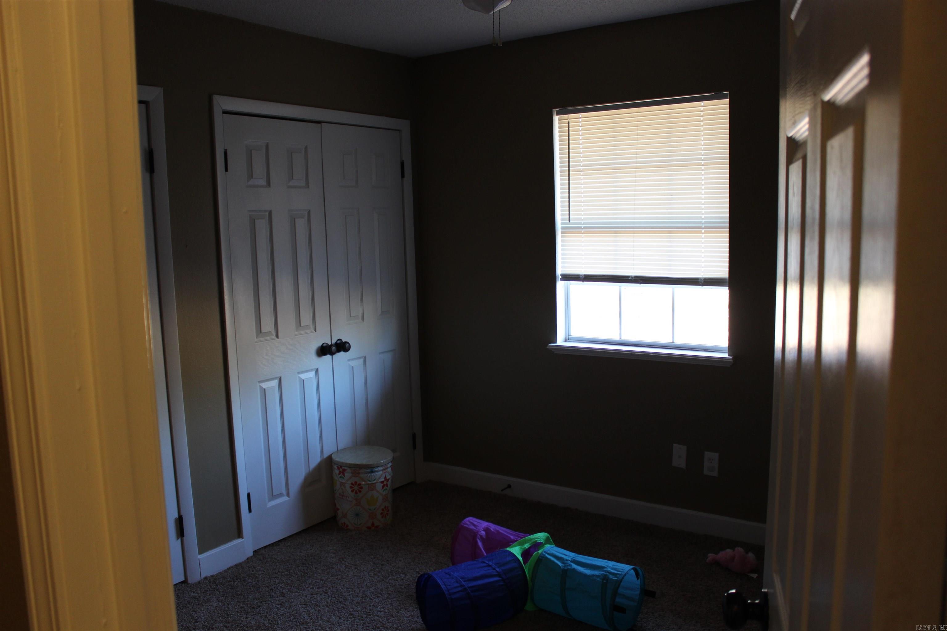 2212 E Lakeview