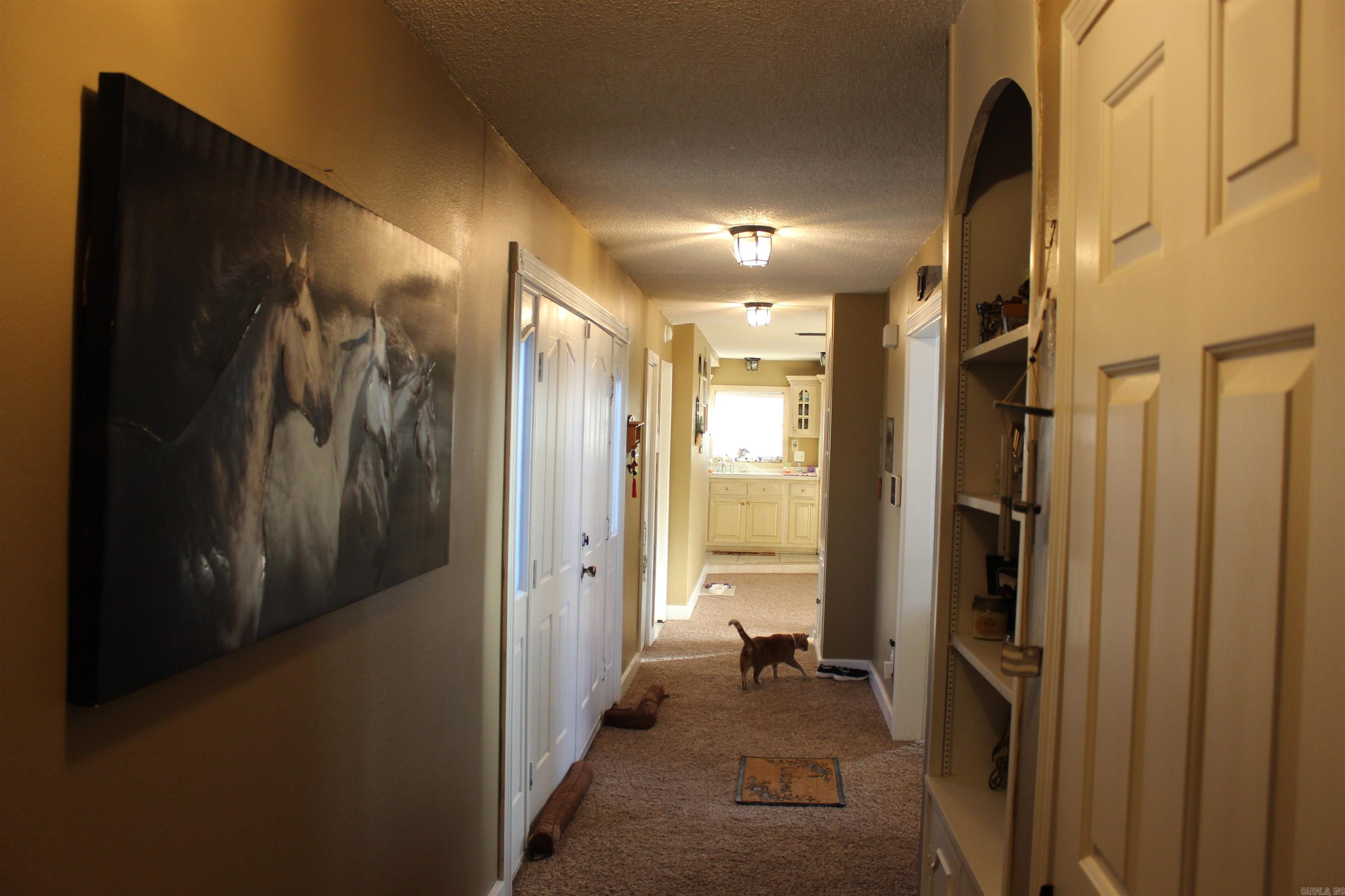 2212 E Lakeview