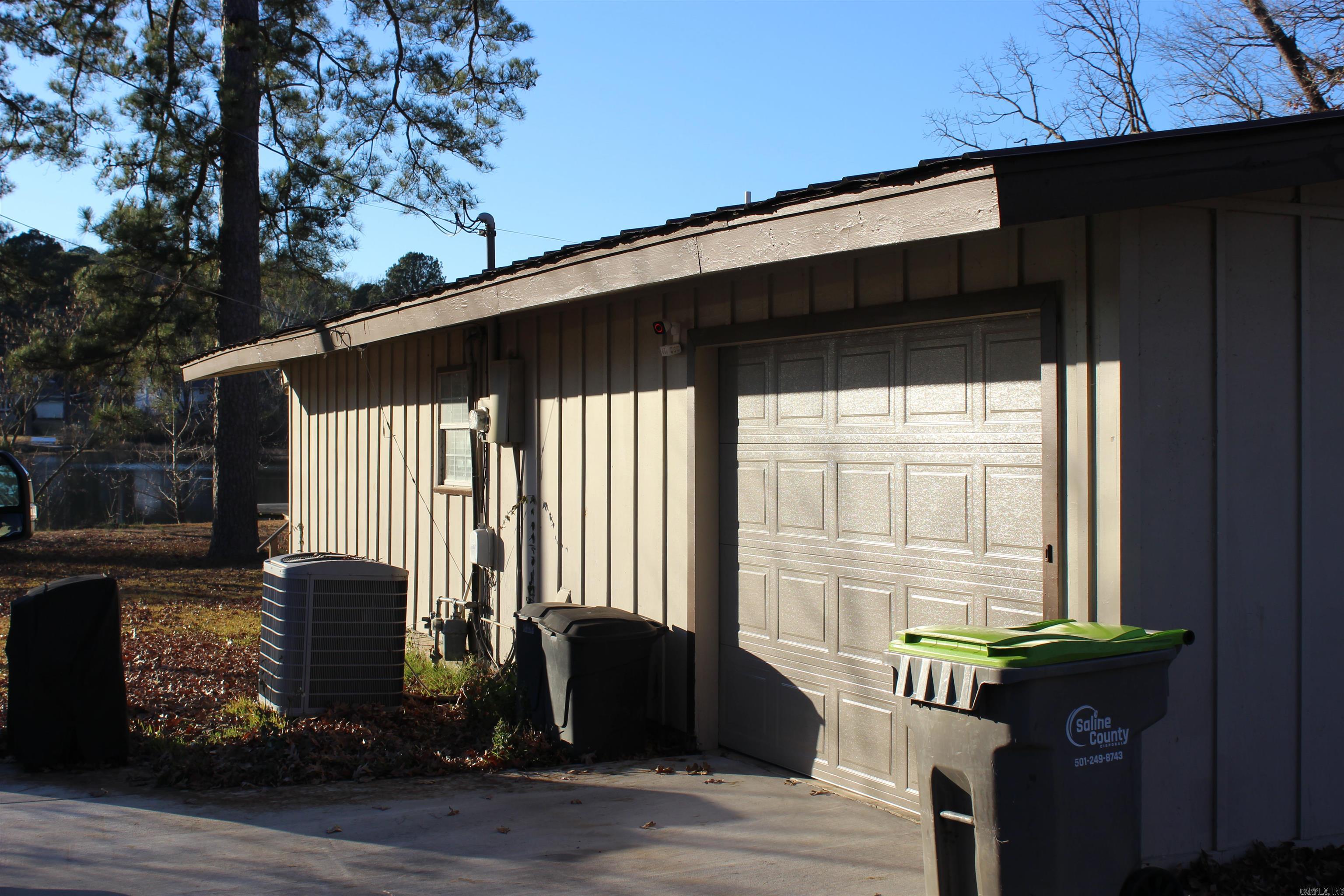 2212 E Lakeview