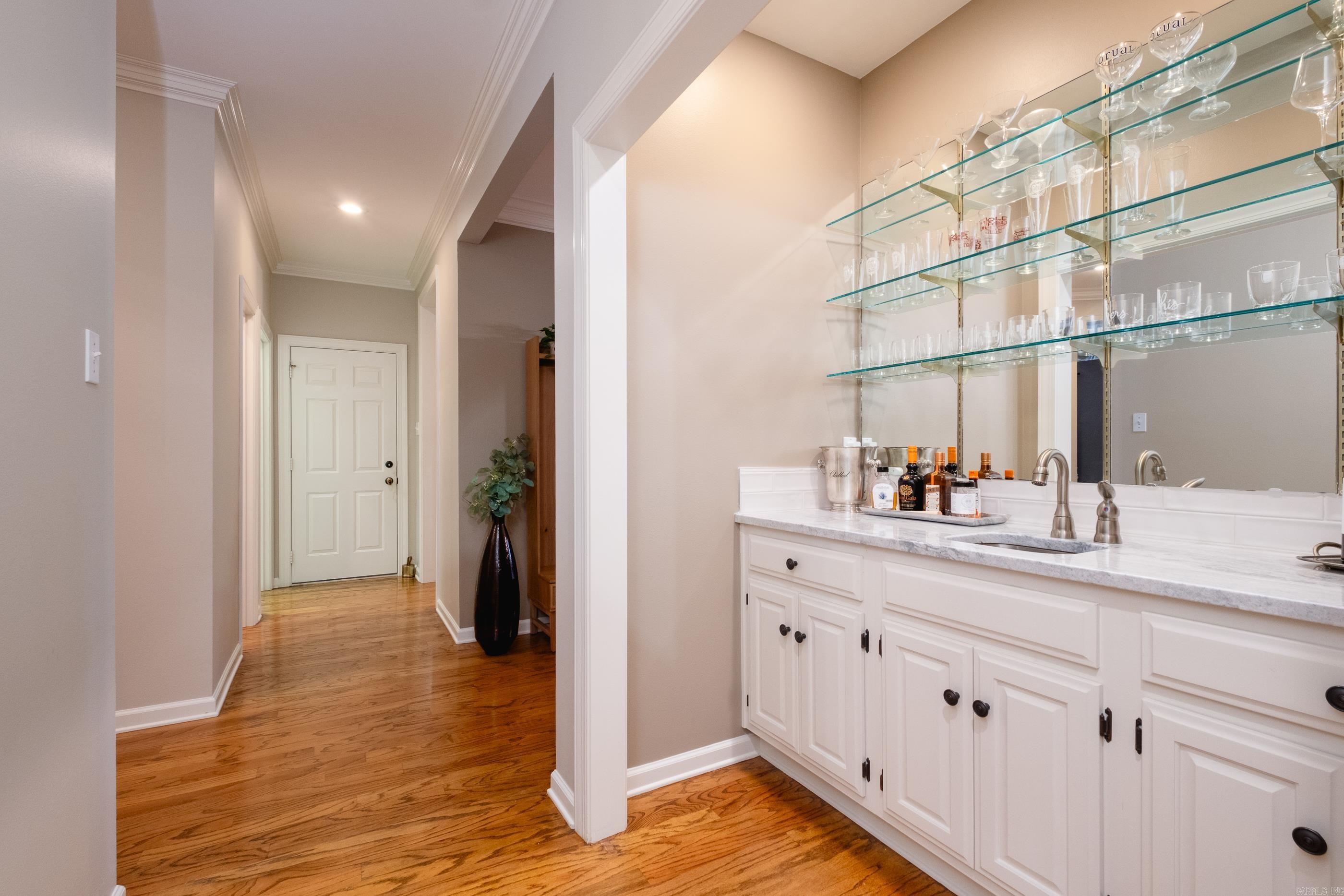4307 Valley View