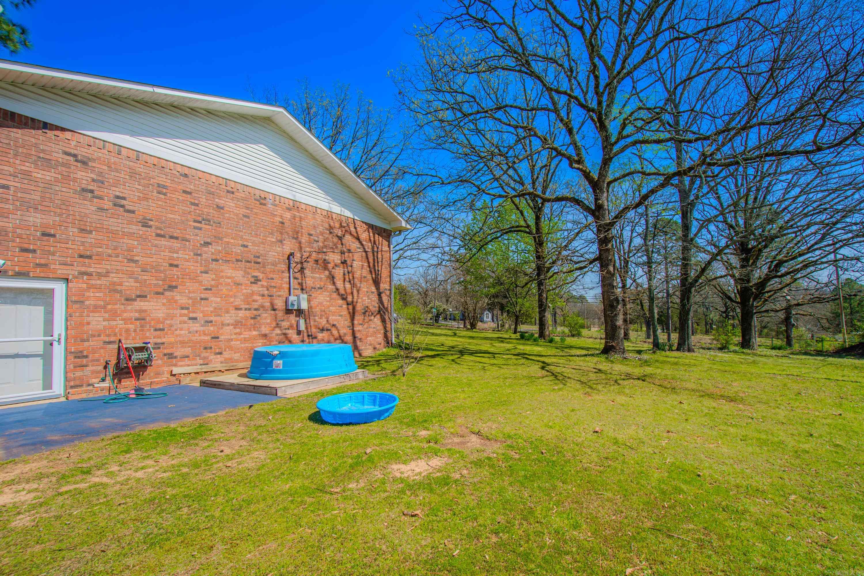 10623 Mundo Rd