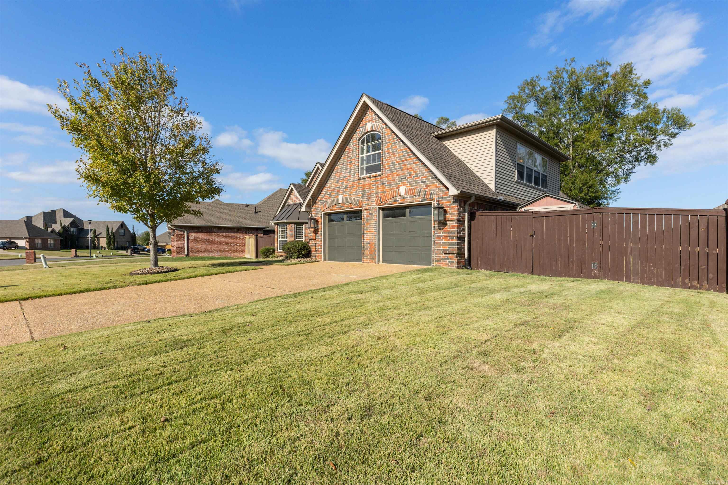 125 Lucia Lane