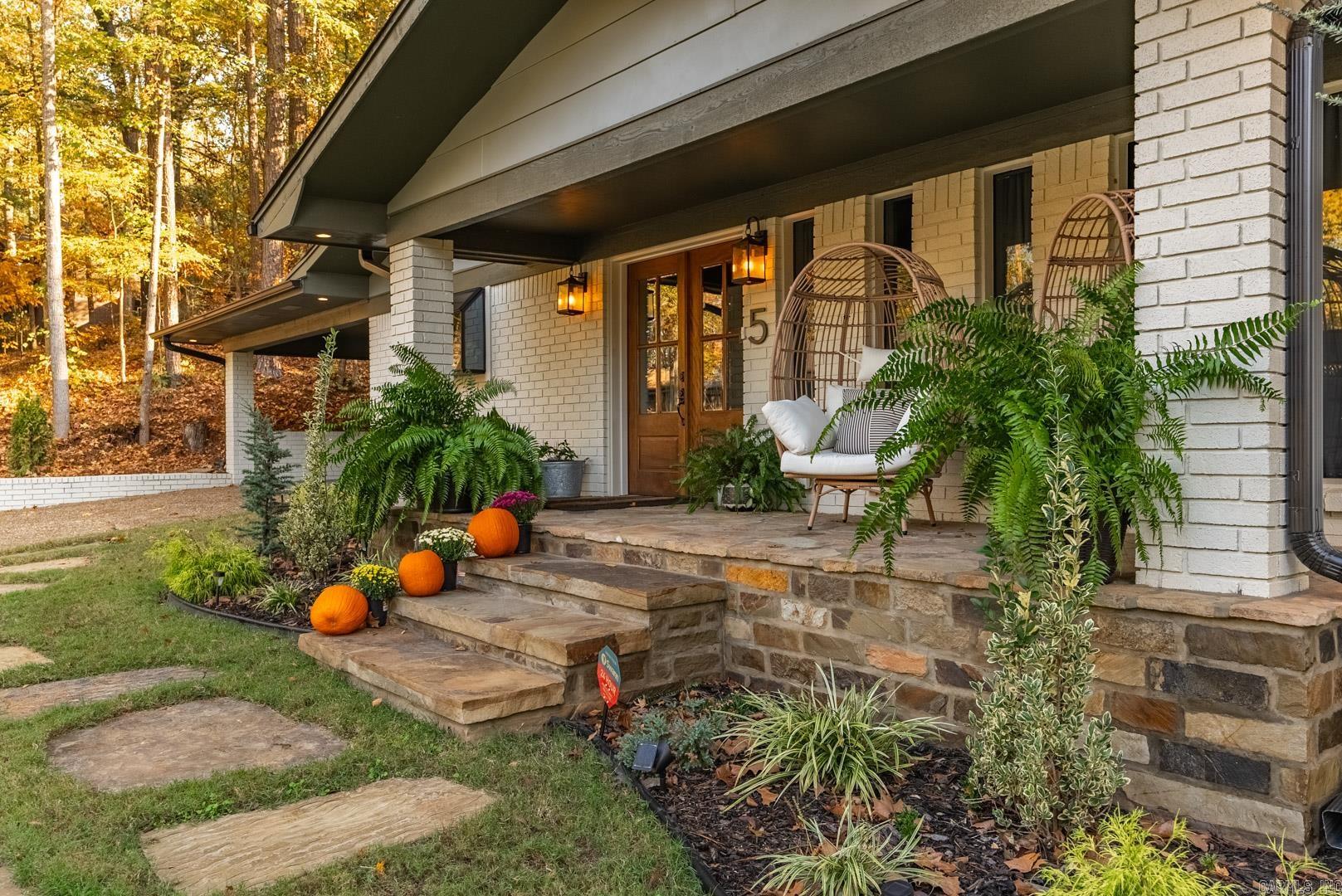 5 Rivercrest Circle