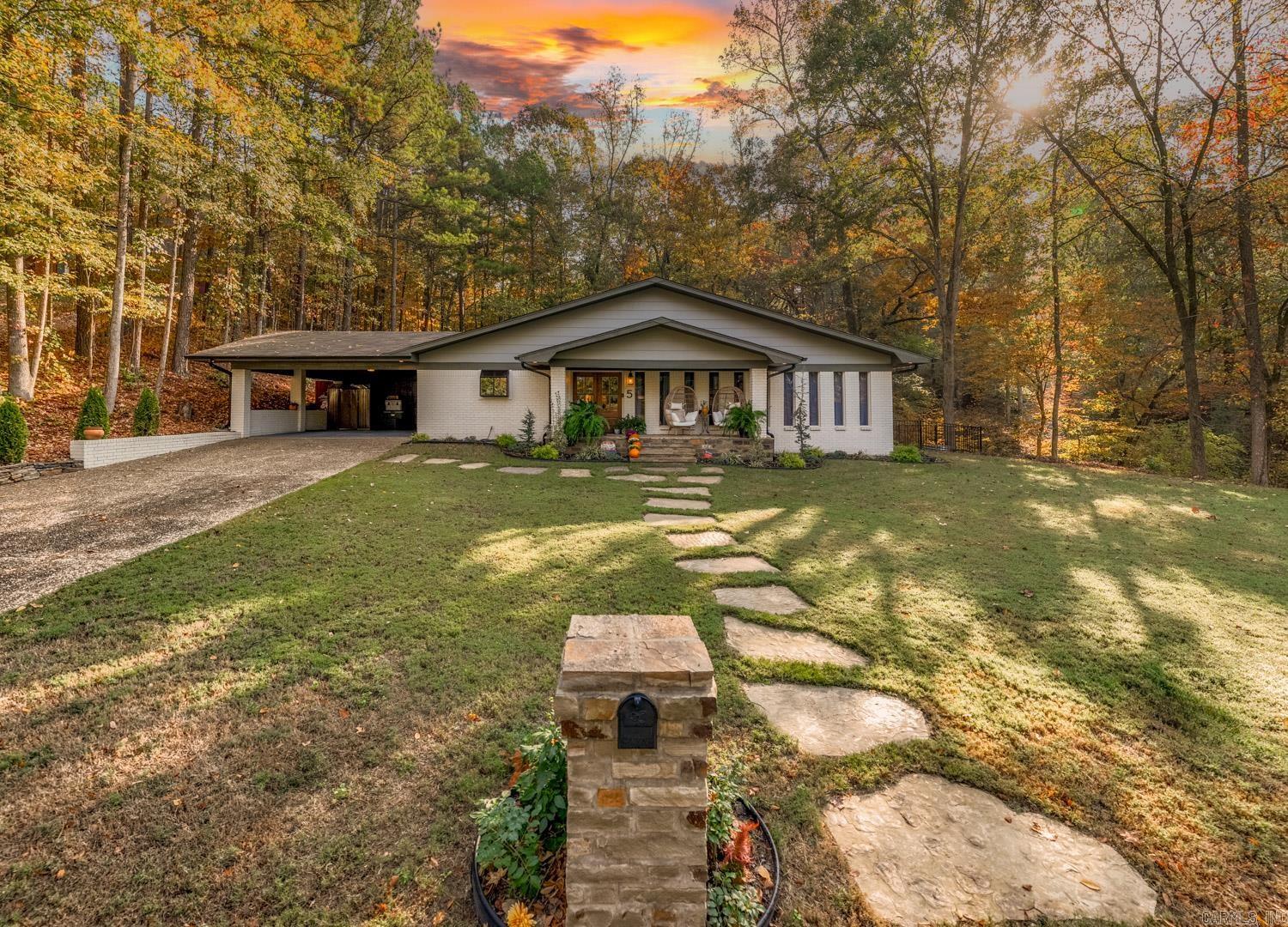 5 Rivercrest Circle