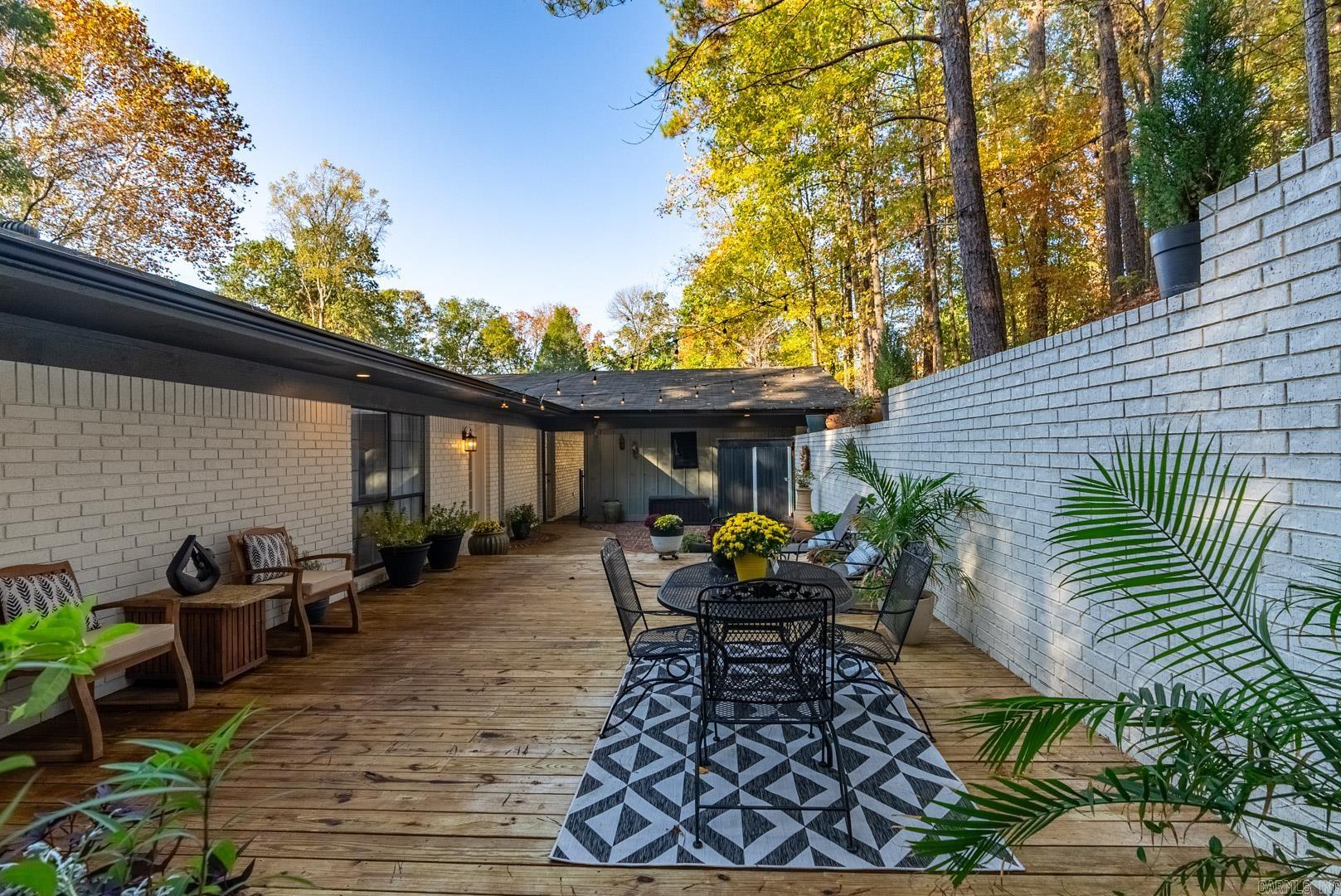 5 Rivercrest Circle