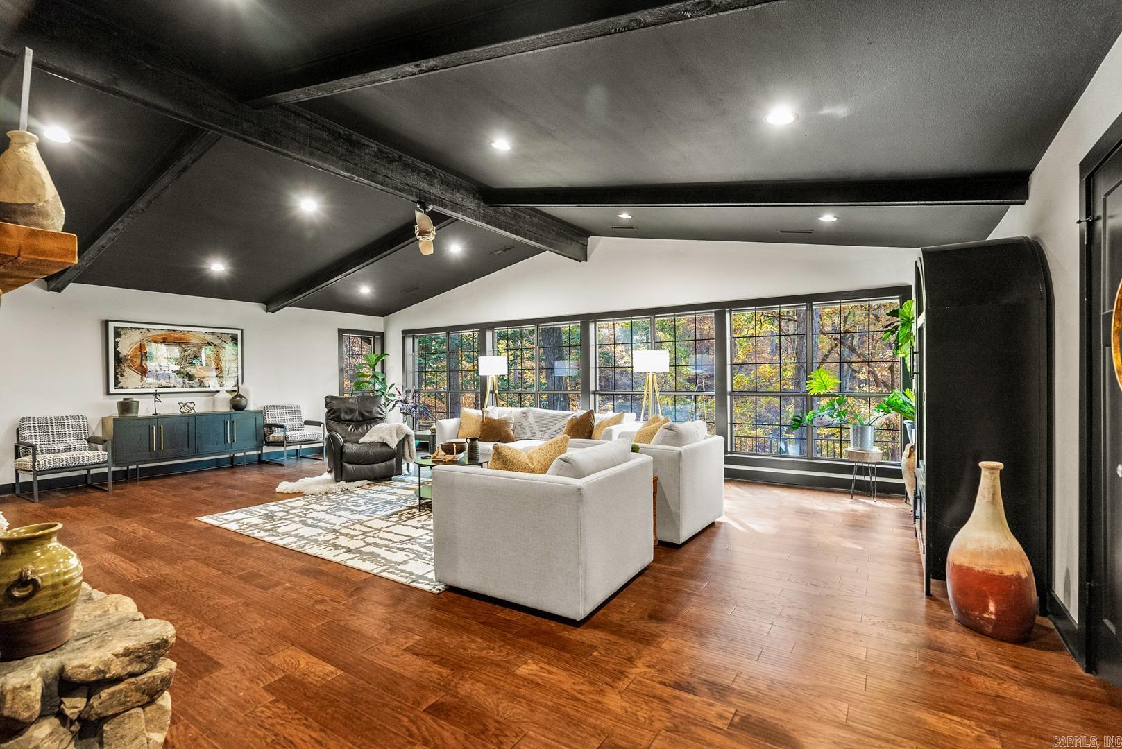 5 Rivercrest Circle