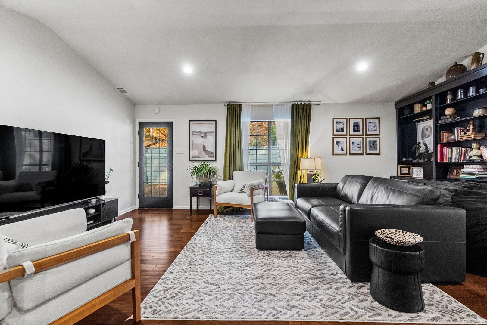 5 Rivercrest Circle