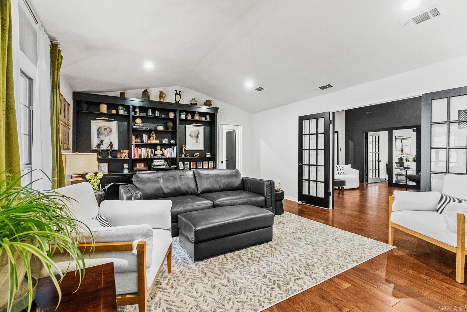 5 Rivercrest Circle