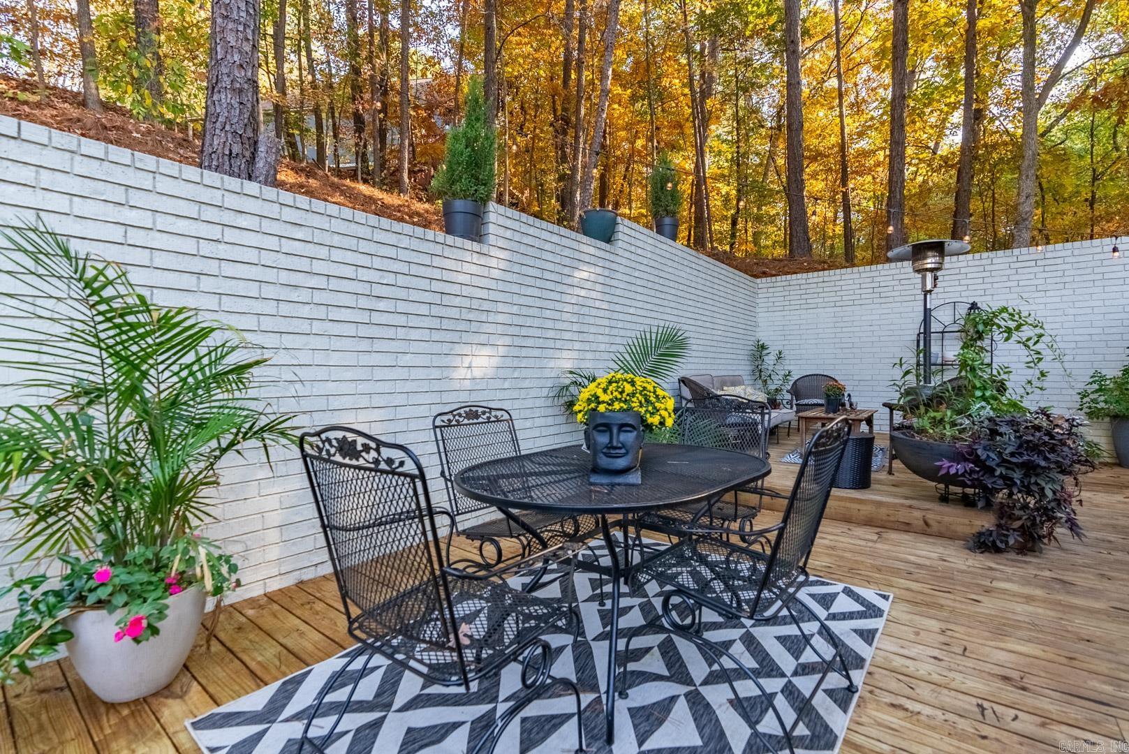 5 Rivercrest Circle