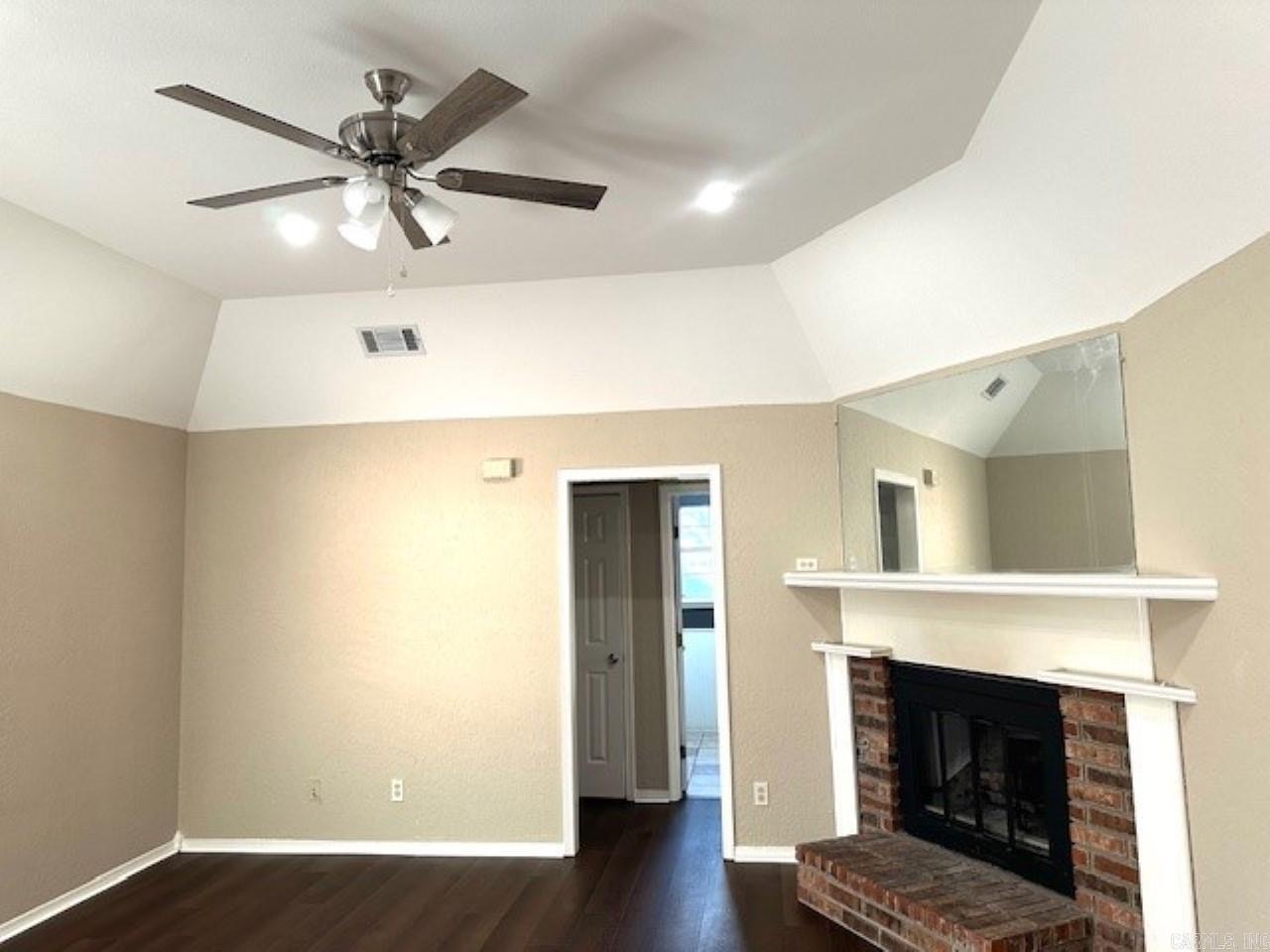 10 Summerwood Cove