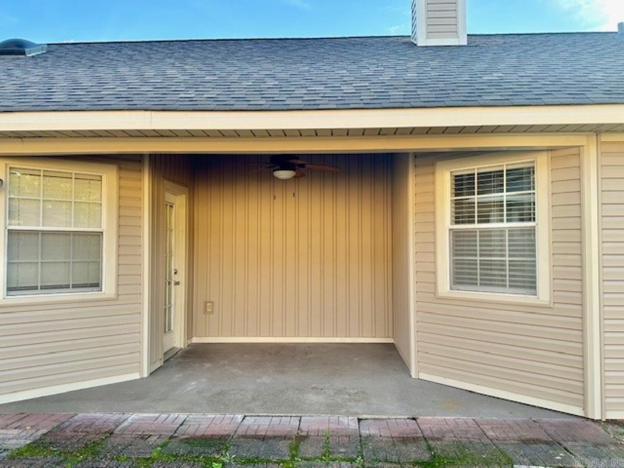 10 Summerwood Cove